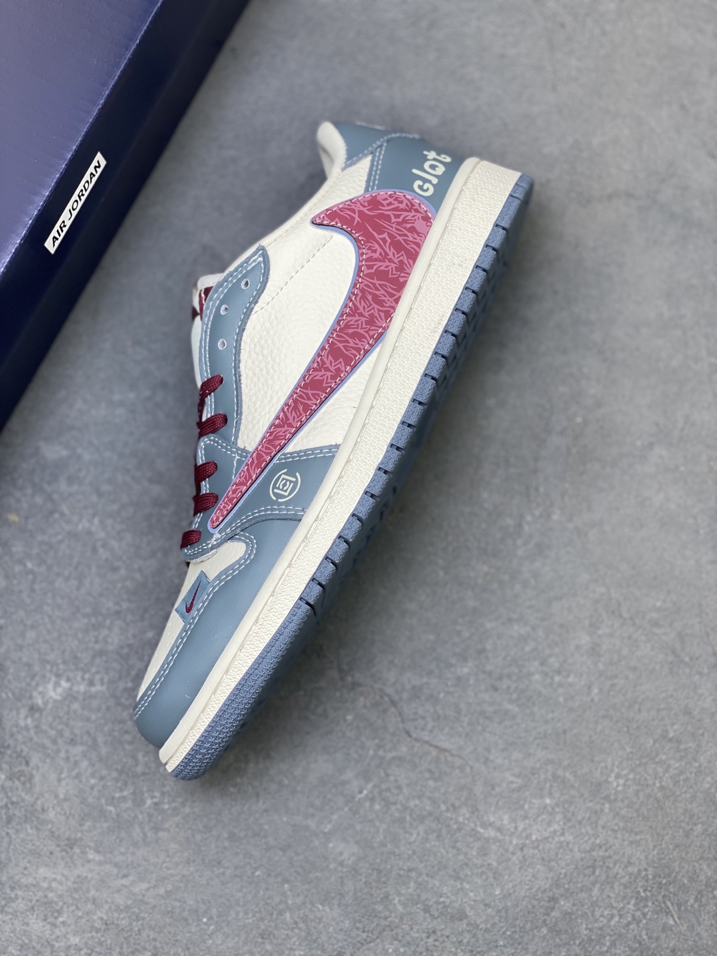 Travis Scott x Nike Air Jordan 1 Low x Dior Sneakers - Limited Edition 7 i1756053375250 9542 0 6