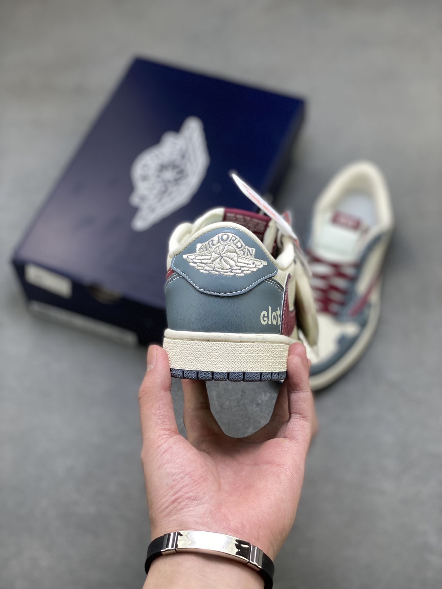 Travis Scott x Nike Air Jordan 1 Low x Dior Sneakers - Limited Edition 4 i1756053377831 9151 0 3