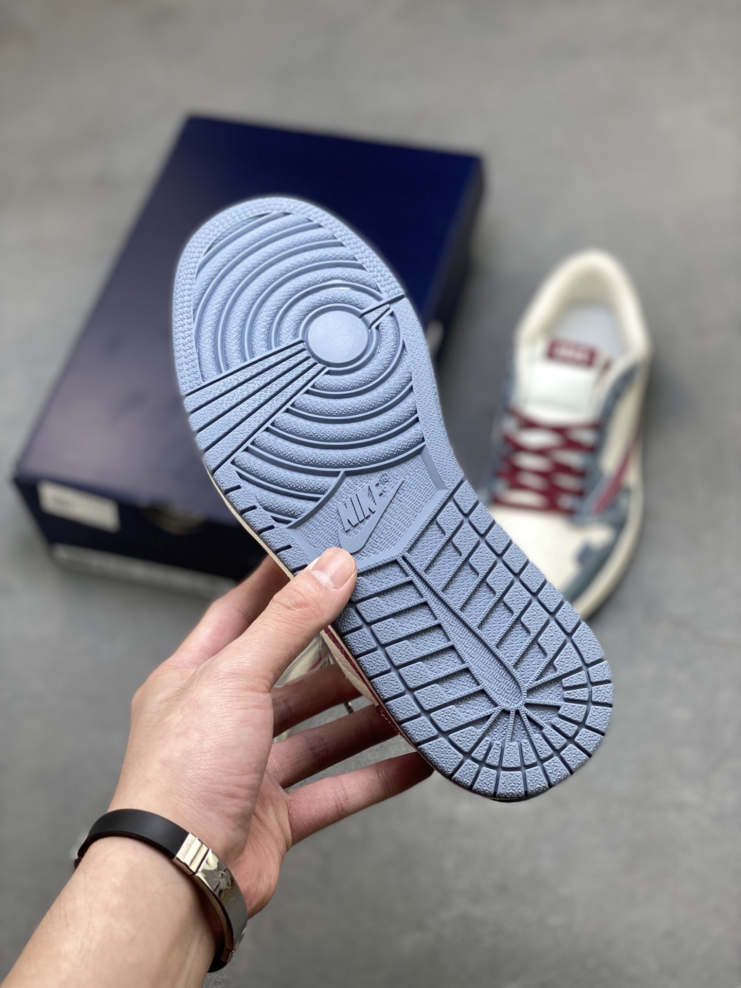 Travis Scott x Nike Air Jordan 1 Low x Dior Sneakers - Limited Edition 6 i1756053378592 9409 0 5