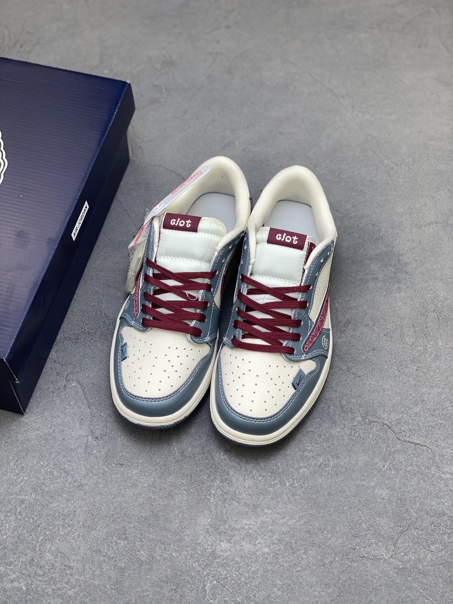 Travis Scott x Nike Air Jordan 1 Low x Dior Sneakers - Limited Edition 8 i1756053379224 8025 0 7