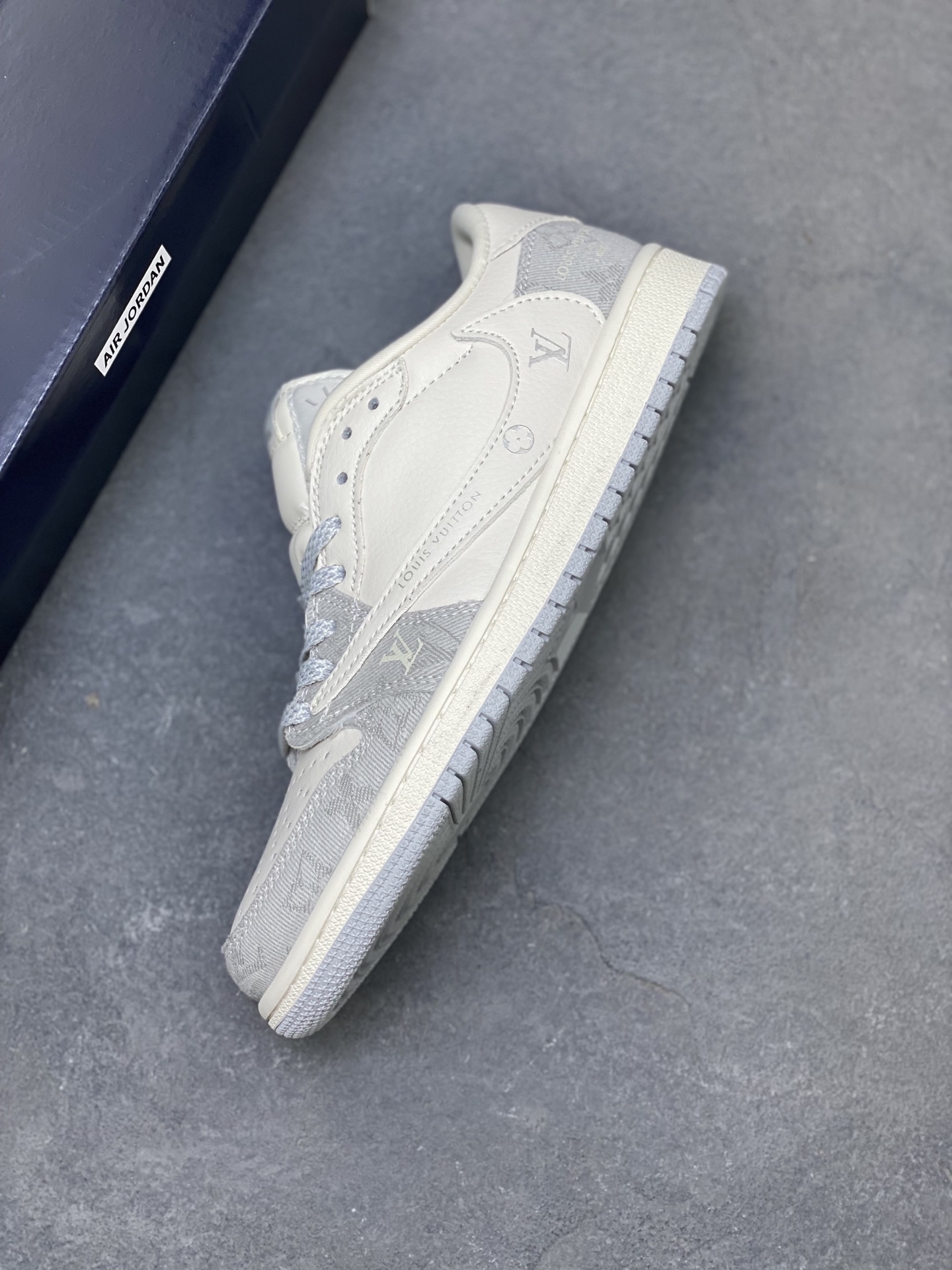 Air Jordan 1 Low Louis Vuitton Edition Sneakers - Stylish and Comfortable 8 i1756831477874 2705 0 6