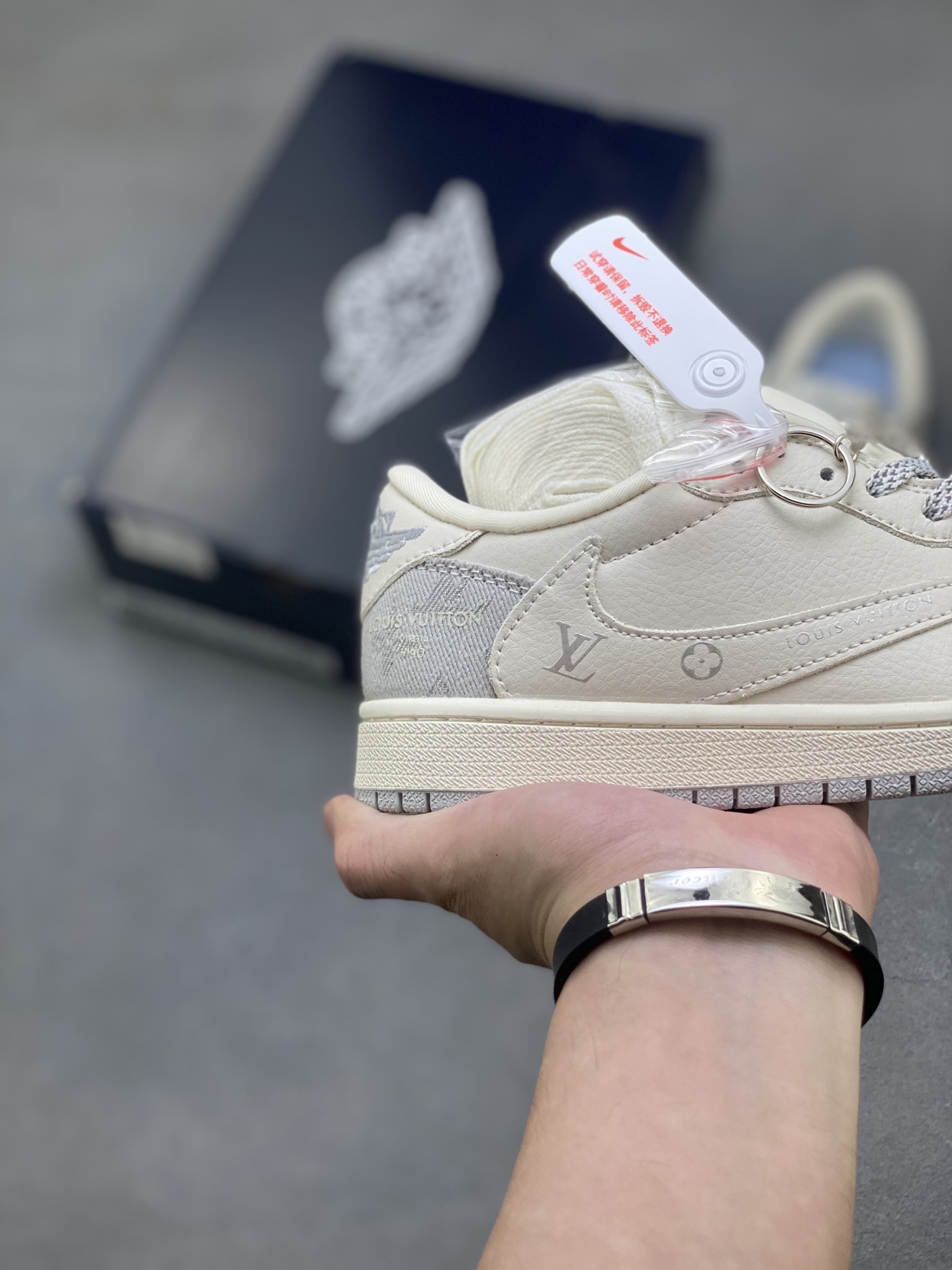 Air Jordan 1 Low Louis Vuitton Edition Sneakers - Stylish and Comfortable 6 i1756831491840 64 0 4
