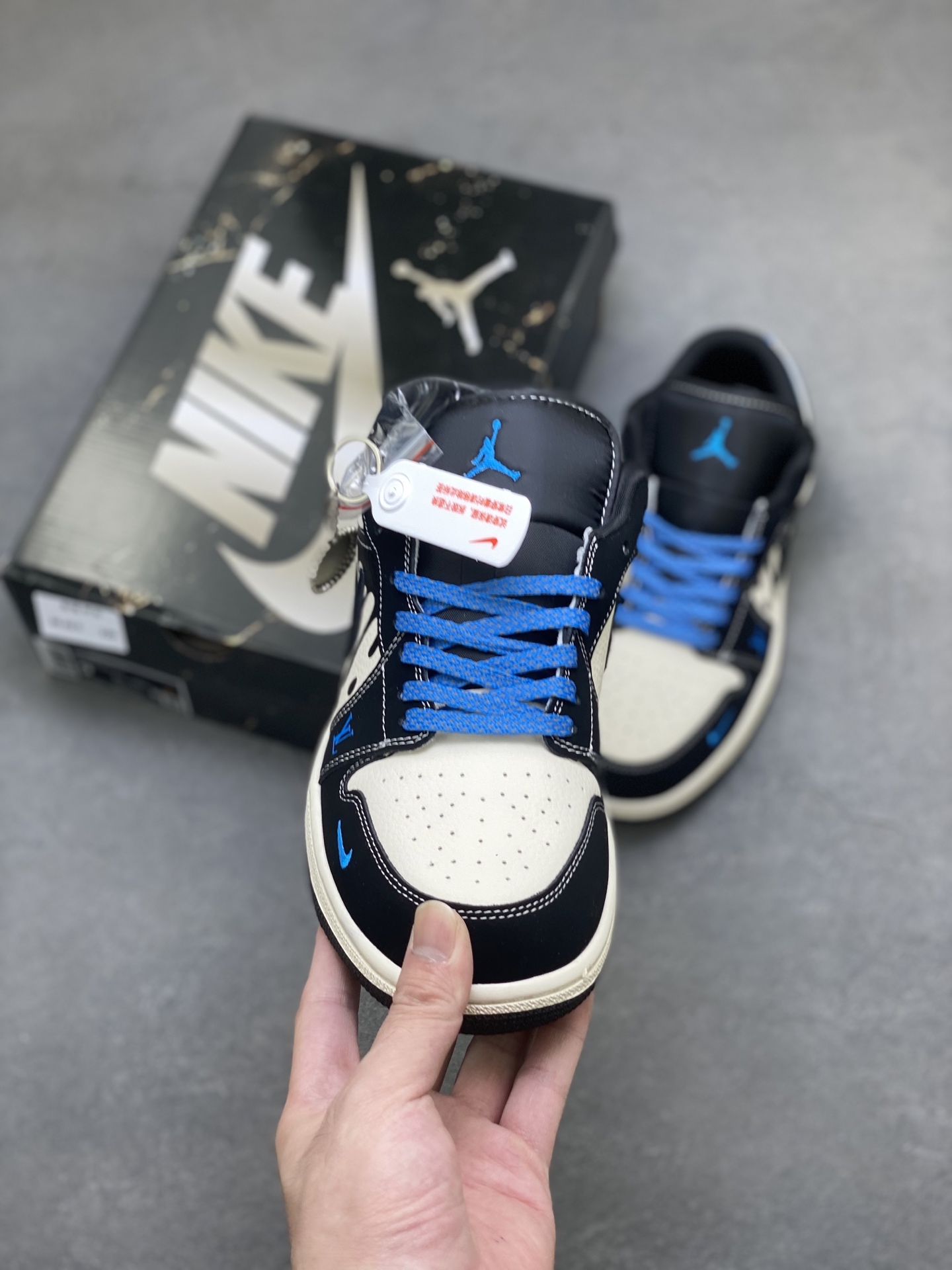 Air Jordan 1 Low Fragment x Travis Scott x Louis Vuitton - Limited Edition 2 i1757175289550 9165 0 1
