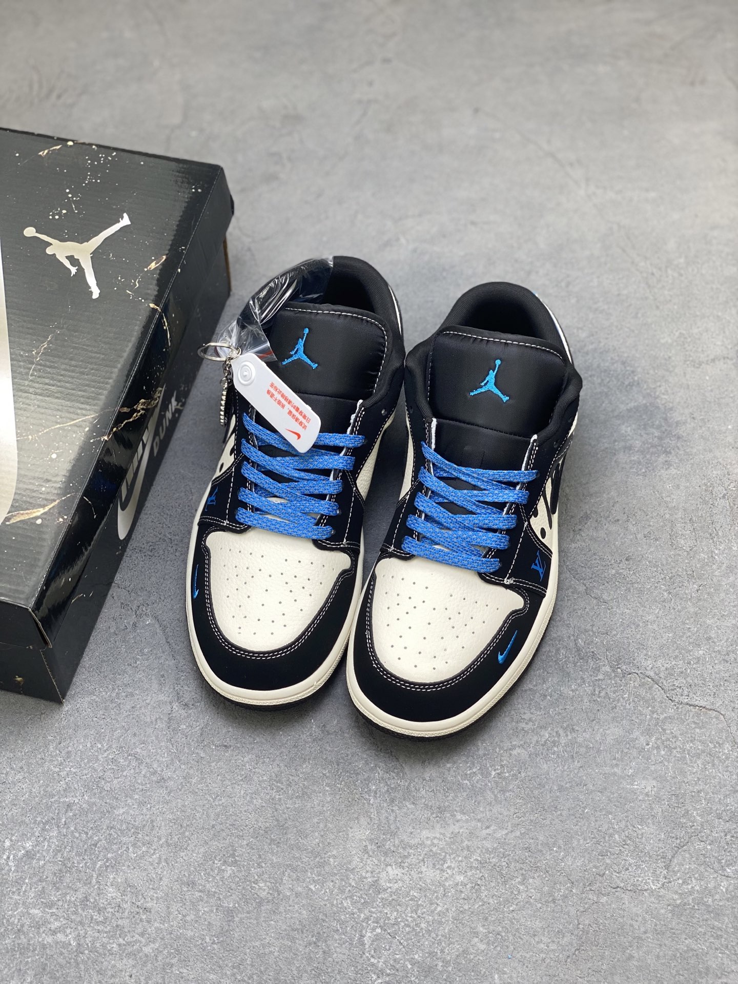 Air Jordan 1 Low Fragment x Travis Scott x Louis Vuitton - Limited Edition 8 i1757175289583 7133 0 7