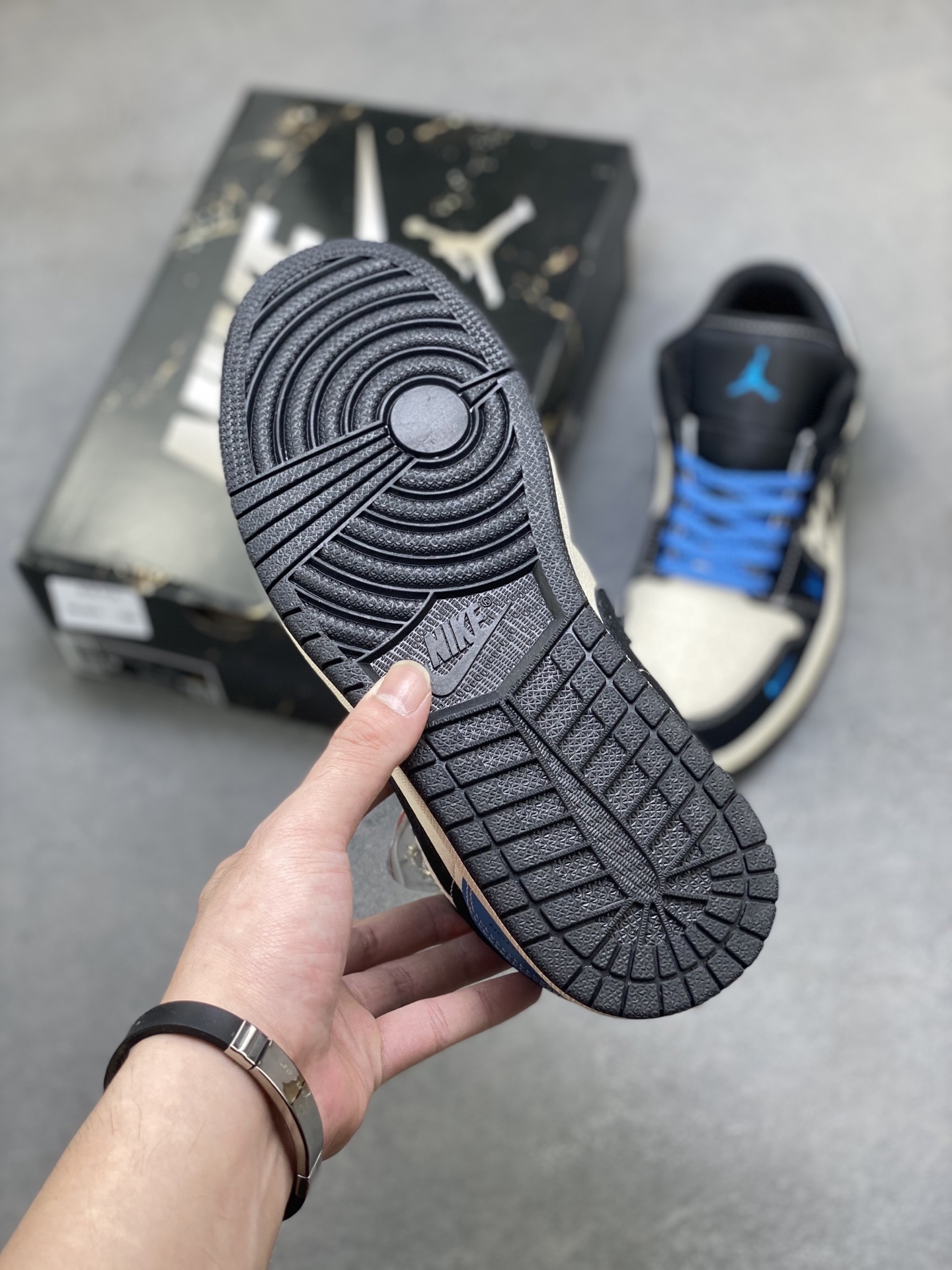 Air Jordan 1 Low Fragment x Travis Scott x Louis Vuitton - Limited Edition 6 i1757175289591 6755 0 5