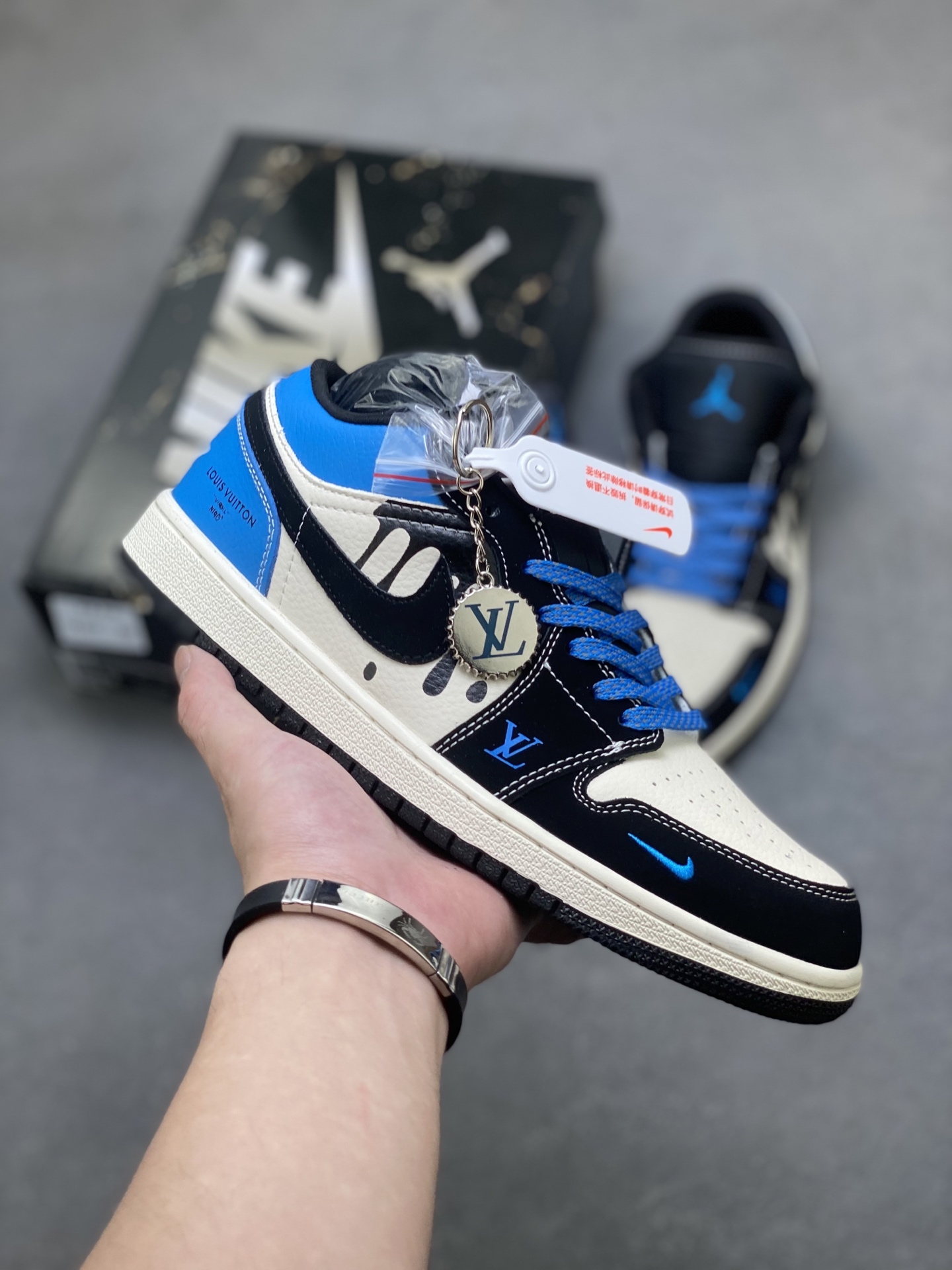 Air Jordan 1 Low Fragment x Travis Scott x Louis Vuitton - Limited Edition 1 i1757175289621 5444 0 0