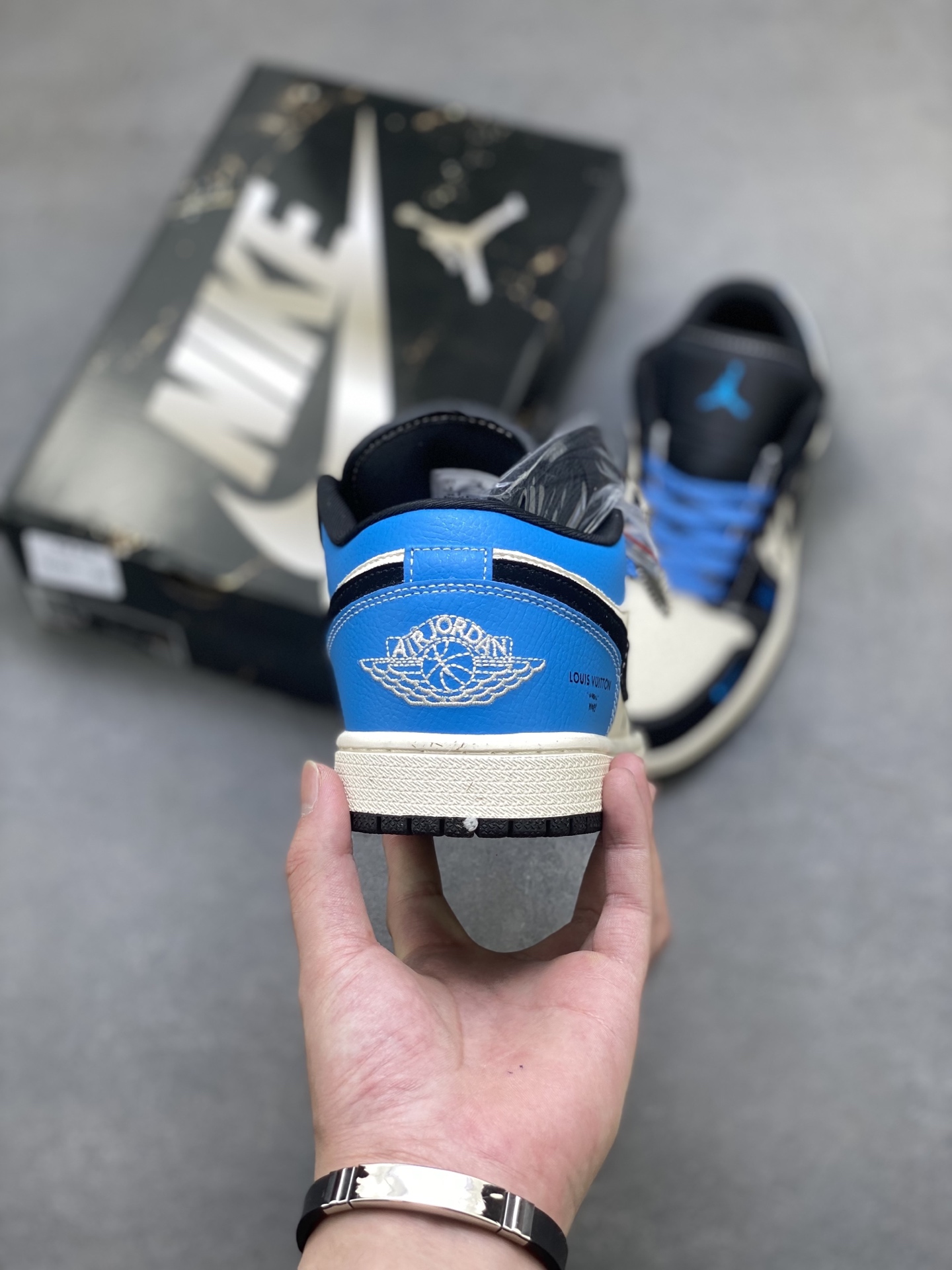Air Jordan 1 Low Fragment x Travis Scott x Louis Vuitton - Limited Edition 4 i1757175294378 4951 0 3