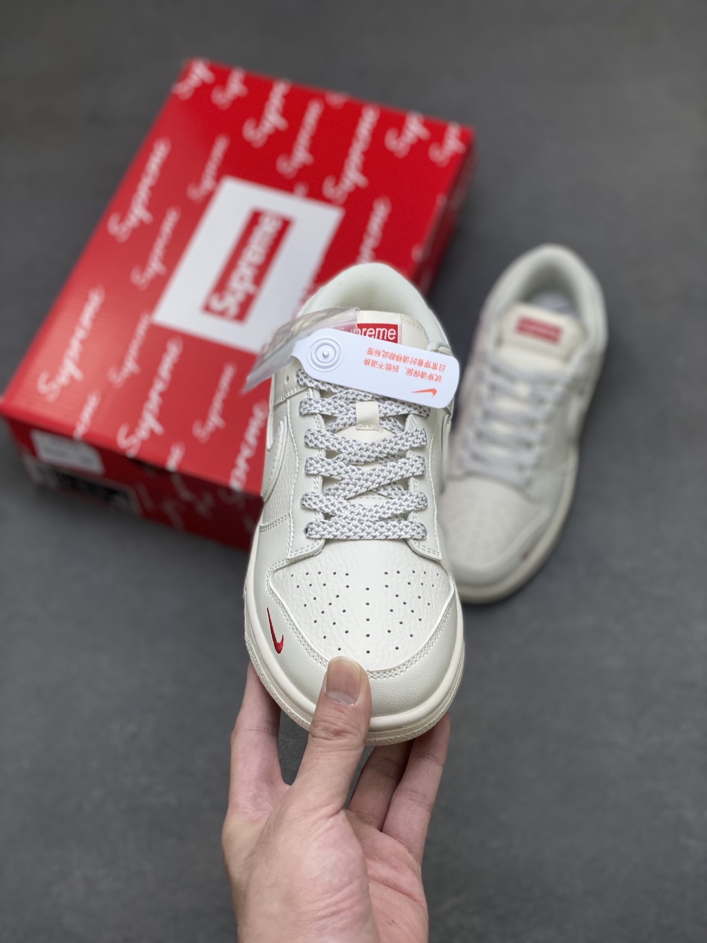 Nike SB Dunk Low Premium Custom Casual Sneakers - Supreme Collaboration 3 i1757175464250 890 0 1
