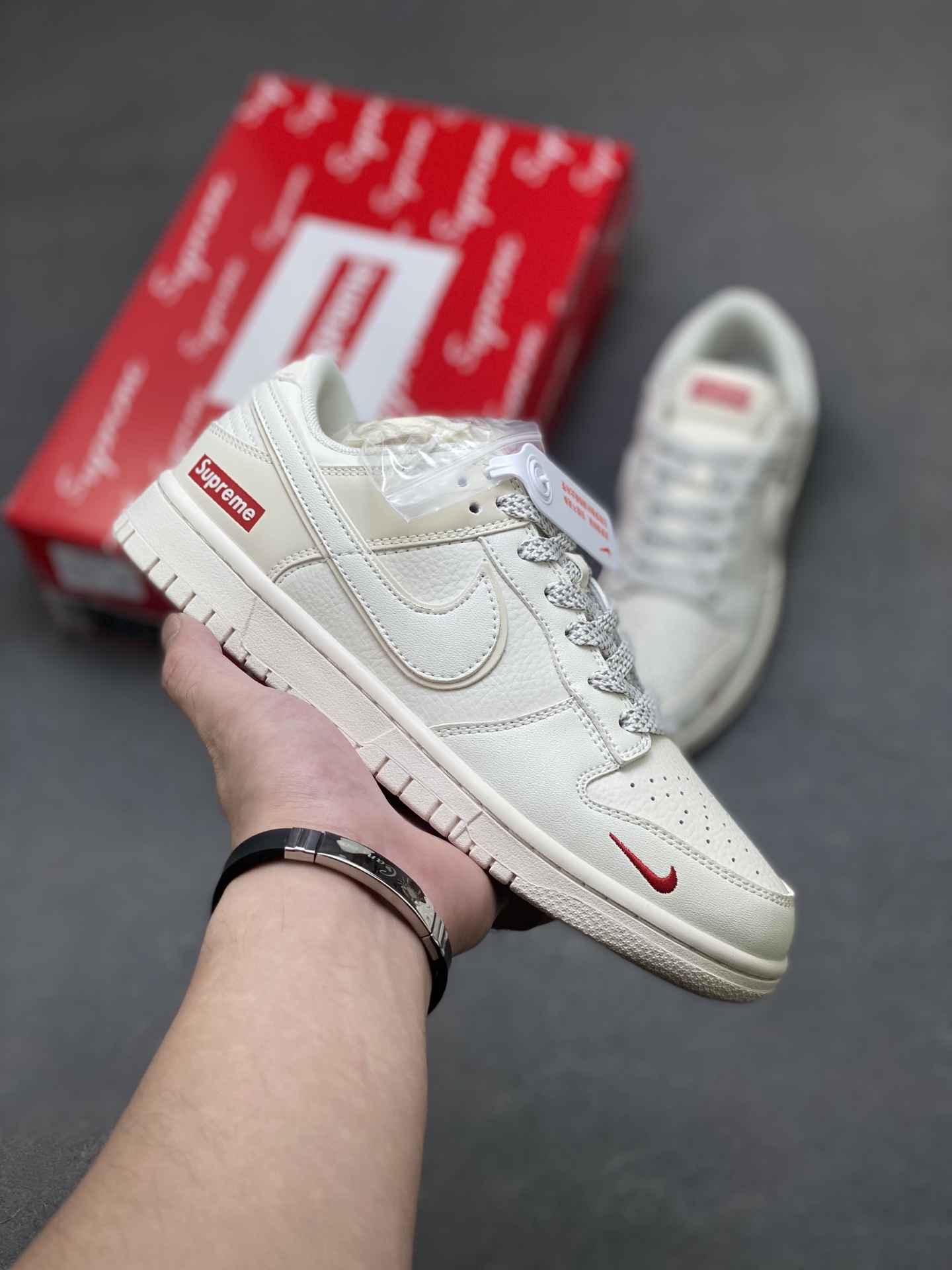 Nike SB Dunk Low Premium Custom Casual Sneakers - Supreme Collaboration 2 i1757175464416 5471 0 0