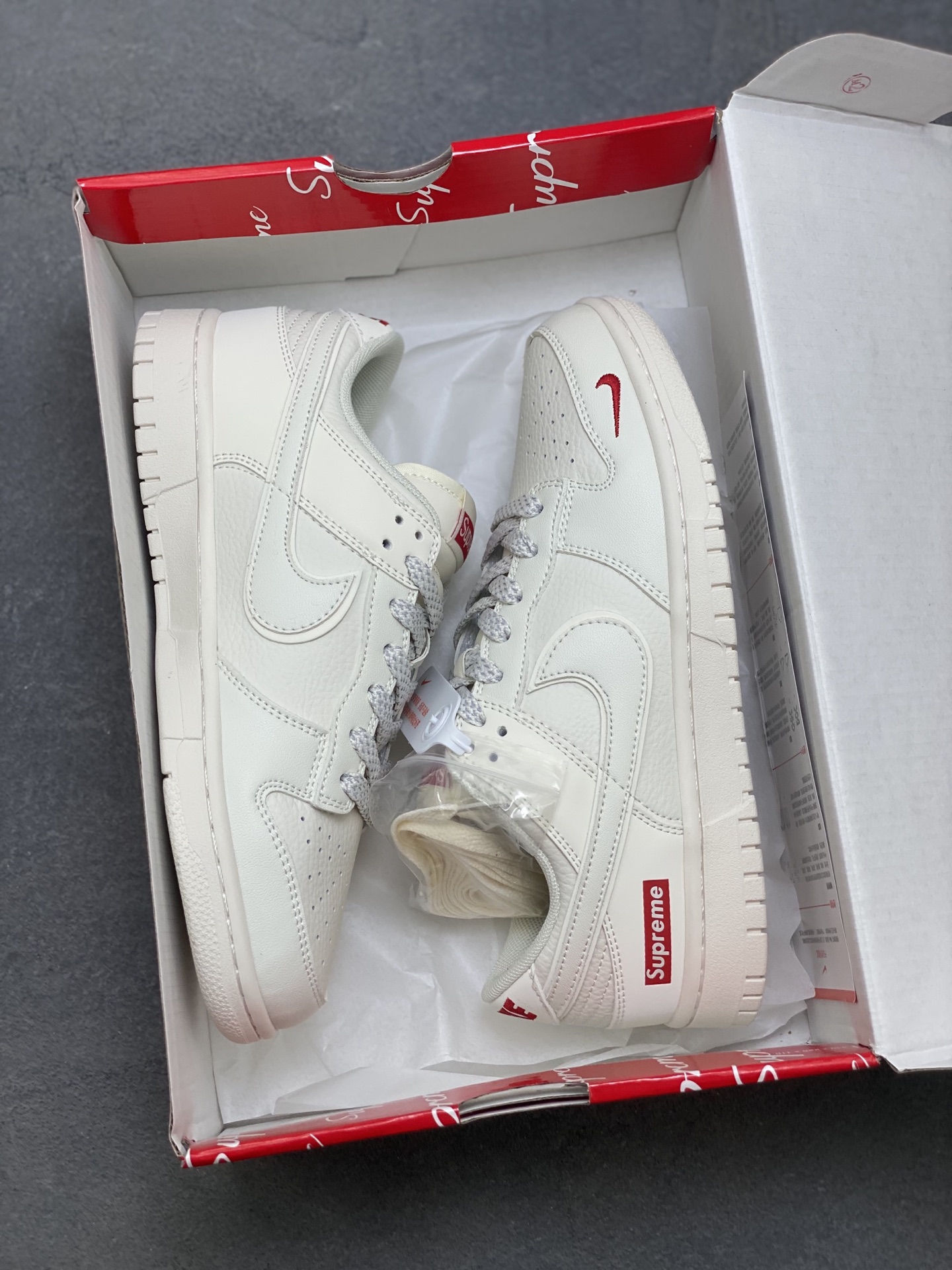 Nike SB Dunk Low Premium Custom Casual Sneakers - Supreme Collaboration 10 i1757175464421 4763 0 8