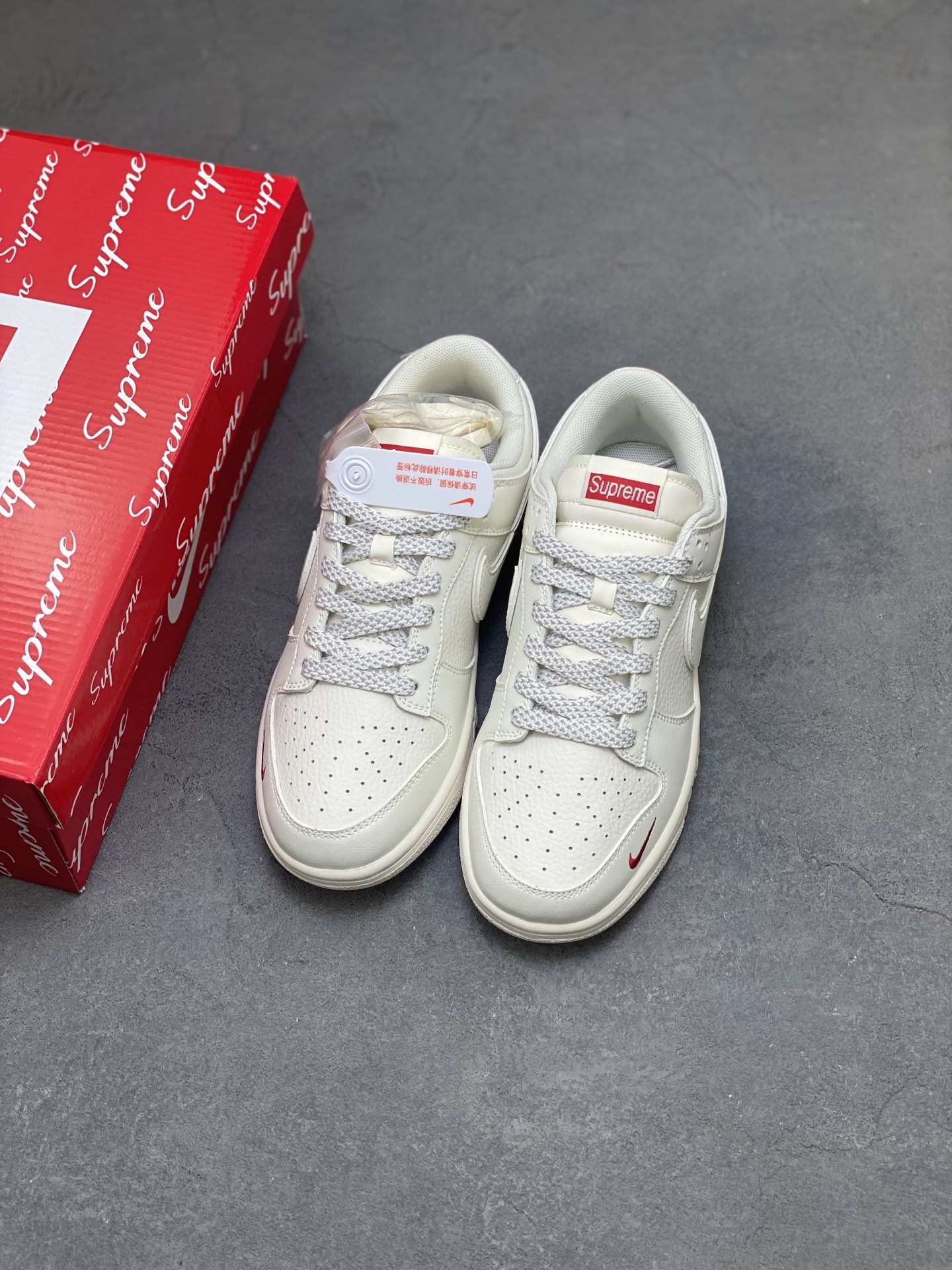 Nike SB Dunk Low Premium Custom Casual Sneakers - Supreme Collaboration 9 i1757175471105 2848 0 7