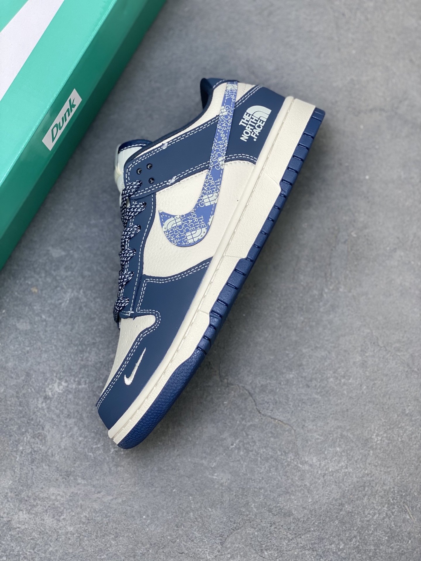 Nike SB Dunk Low The North Face Custom Casual Sneakers DG2025-003 8 i1757175517027 4667 0 6