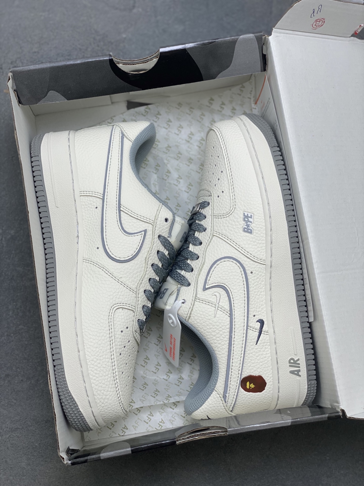 Nike Air Force 1 '07 Low Bape Collaboration Cream Sneakers Limited Edition 10 i1757521371401 6316 0 8