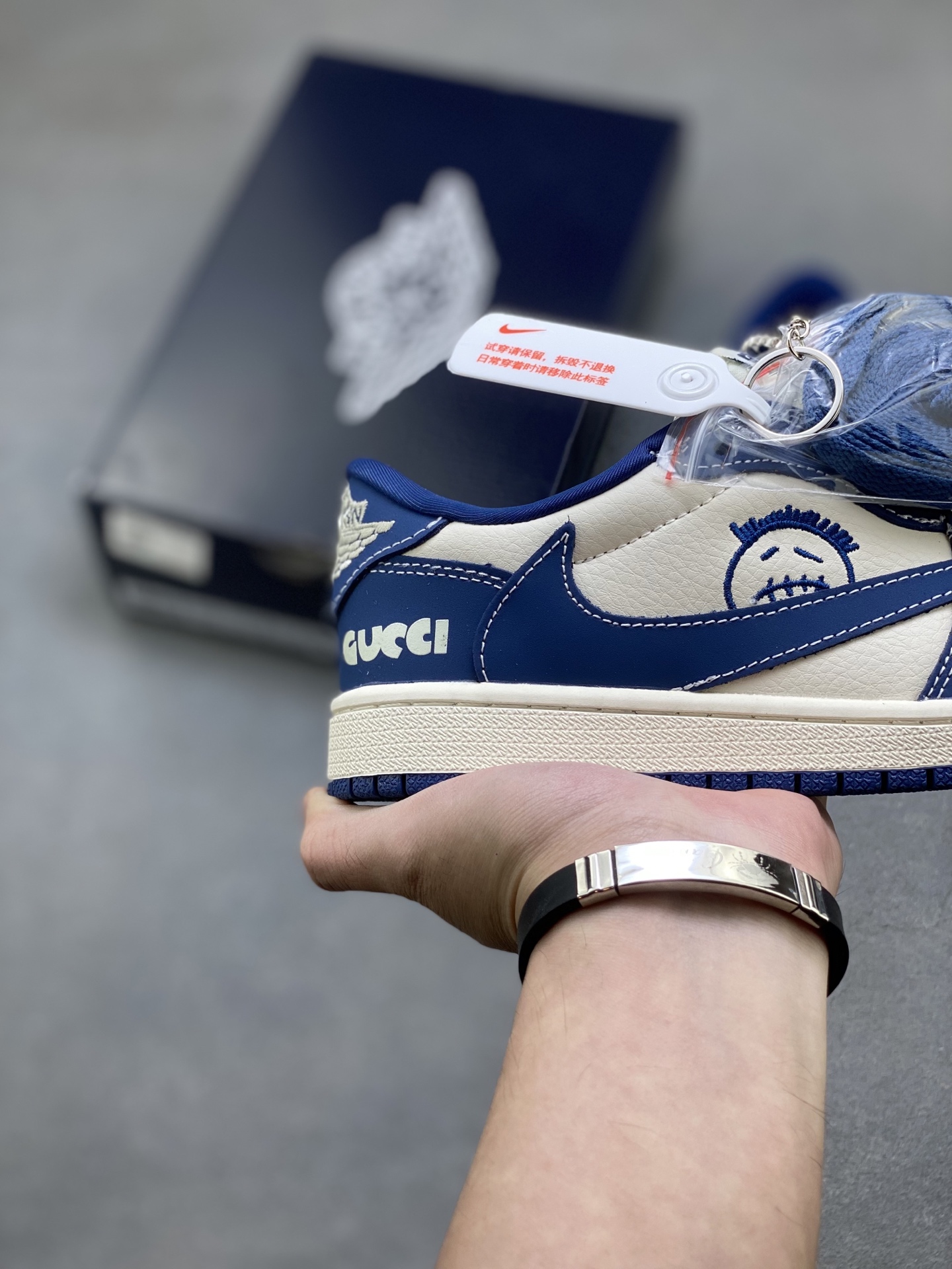 Travis Scott x Fragment Design Air Jordan 1 Low OG SP Collaboration 5 i1758991355474 1615 0 4