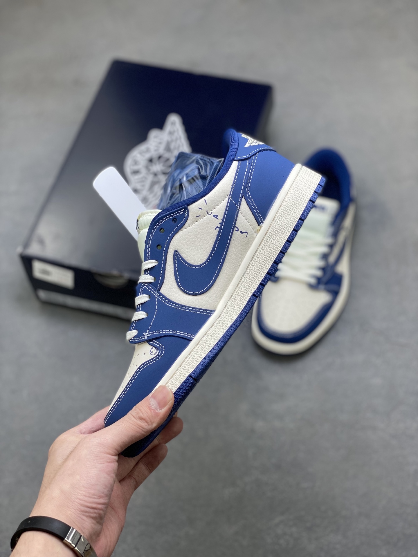 Travis Scott x Fragment Design Air Jordan 1 Low OG SP Collaboration 3 i1758991356104 7444 0 2
