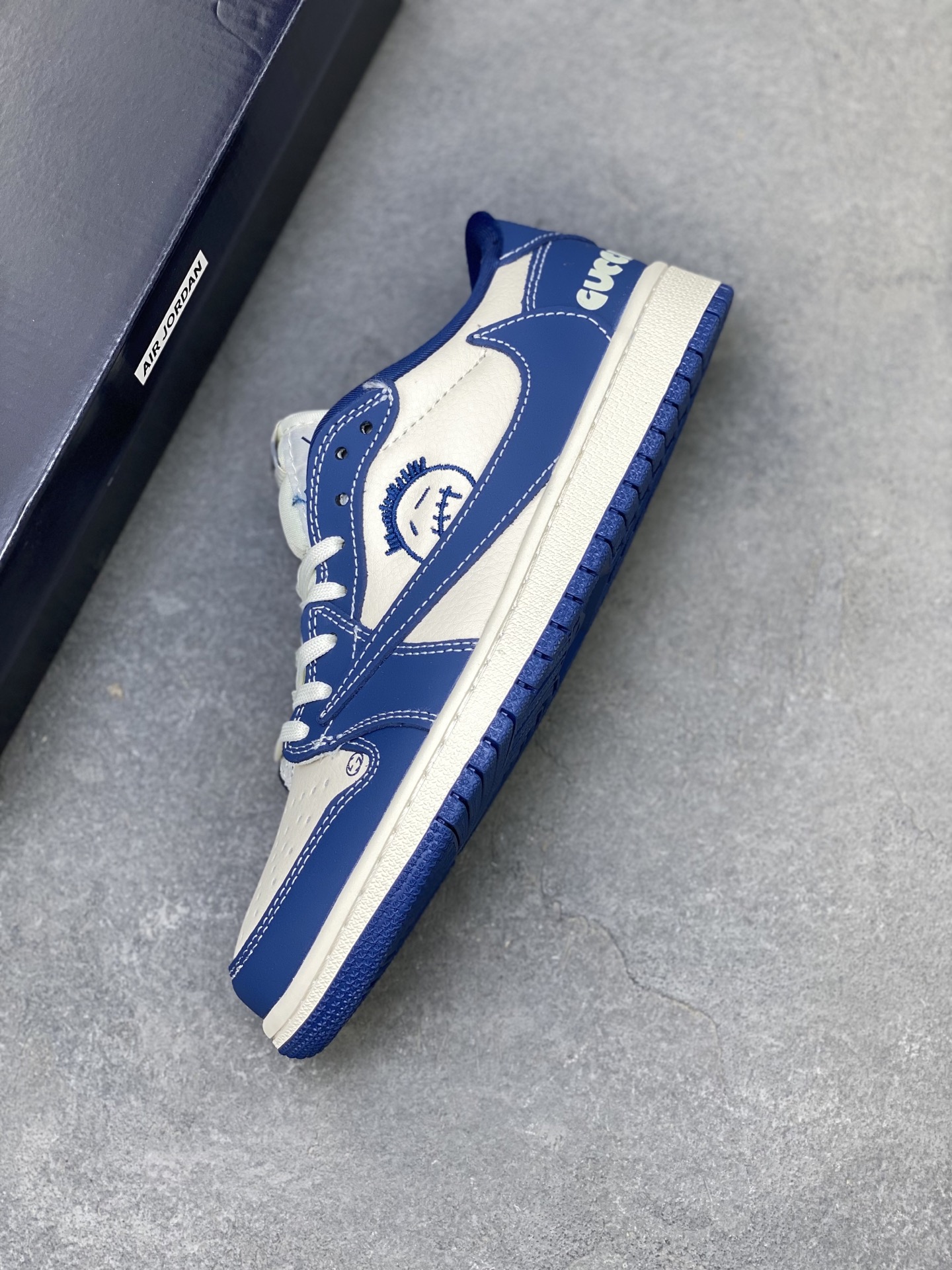 Travis Scott x Fragment Design Air Jordan 1 Low OG SP Collaboration 7 i1758991357515 3010 0 6