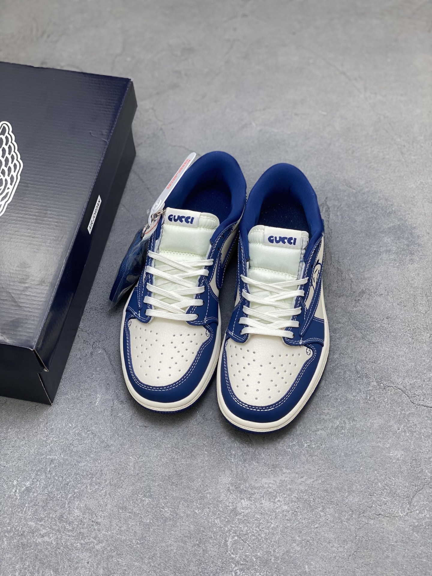 Travis Scott x Fragment Design Air Jordan 1 Low OG SP Collaboration 8 i1758991363635 6753 0 7