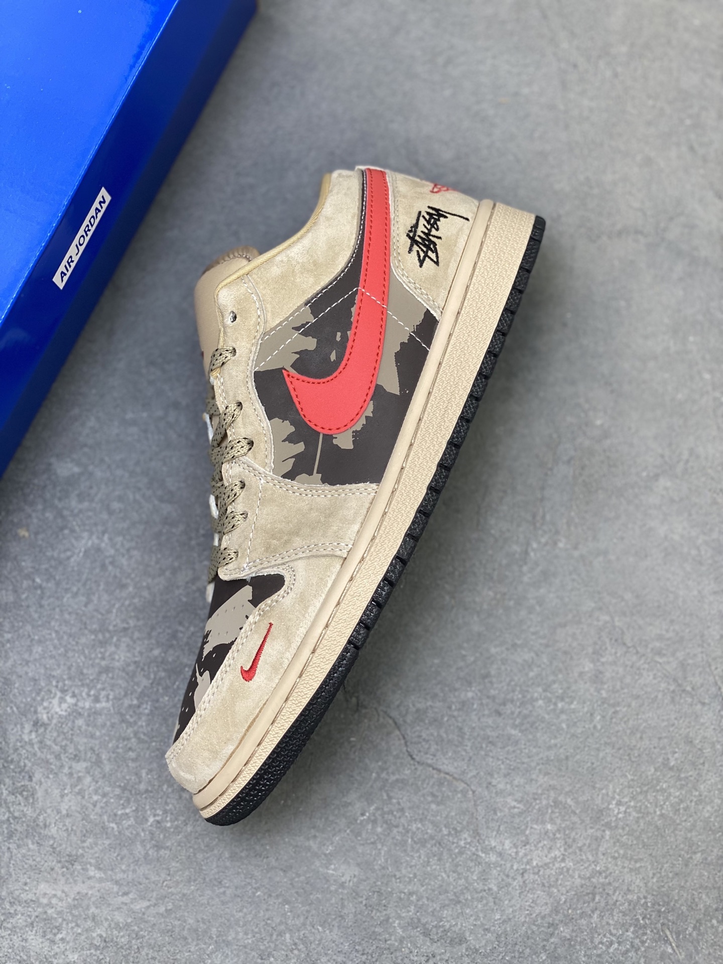 Air Jordan 1 Low x Travis Scott x Stüssy - Limited Edition Sneakers 7 i1759859608849 3112 0 6