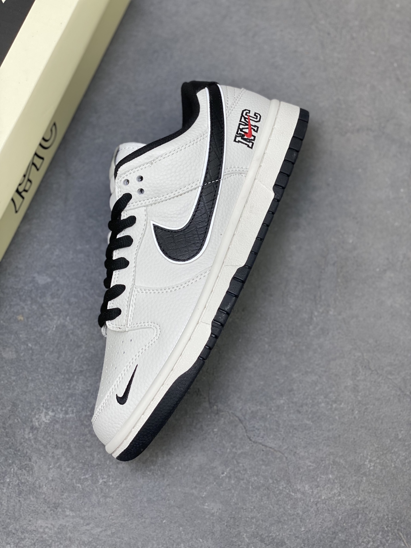 Nike SB Dunk Low Anniversary White Black Casual Sneakers NC2103-301 8 i1760029390134 4393 0 6