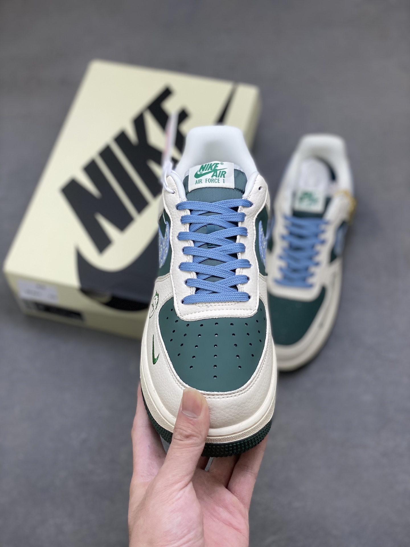 Nike Air Force 1 '07 Low Green/Beige Custom Sneakers With Gucci Logo 3 i1760717305799 1220 0 1