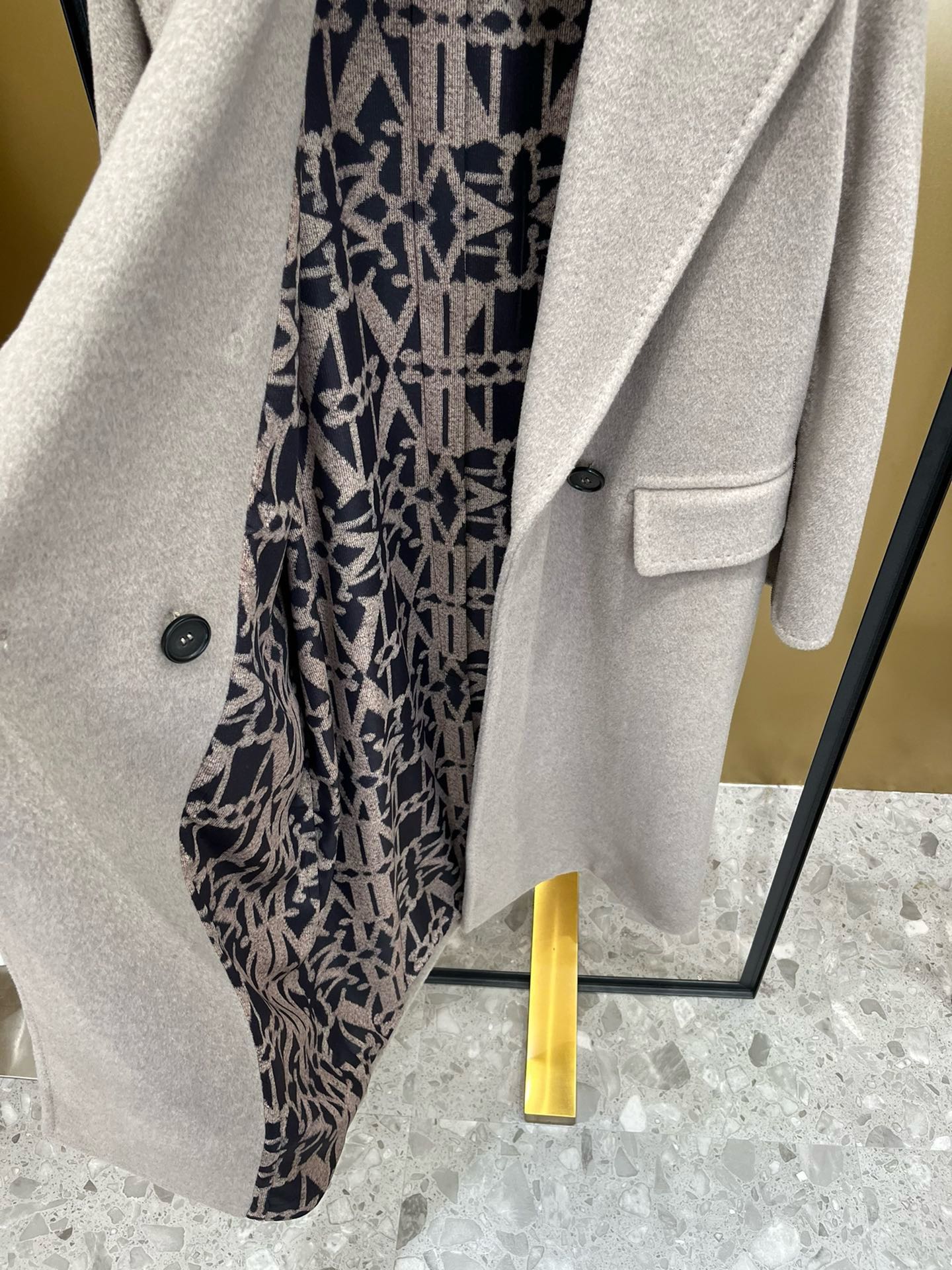 Max Mara Ethel Coat: Luxurious Alpaca & Cashmere Blend, Double-Breasted Design 8 i1723608751 3800 0