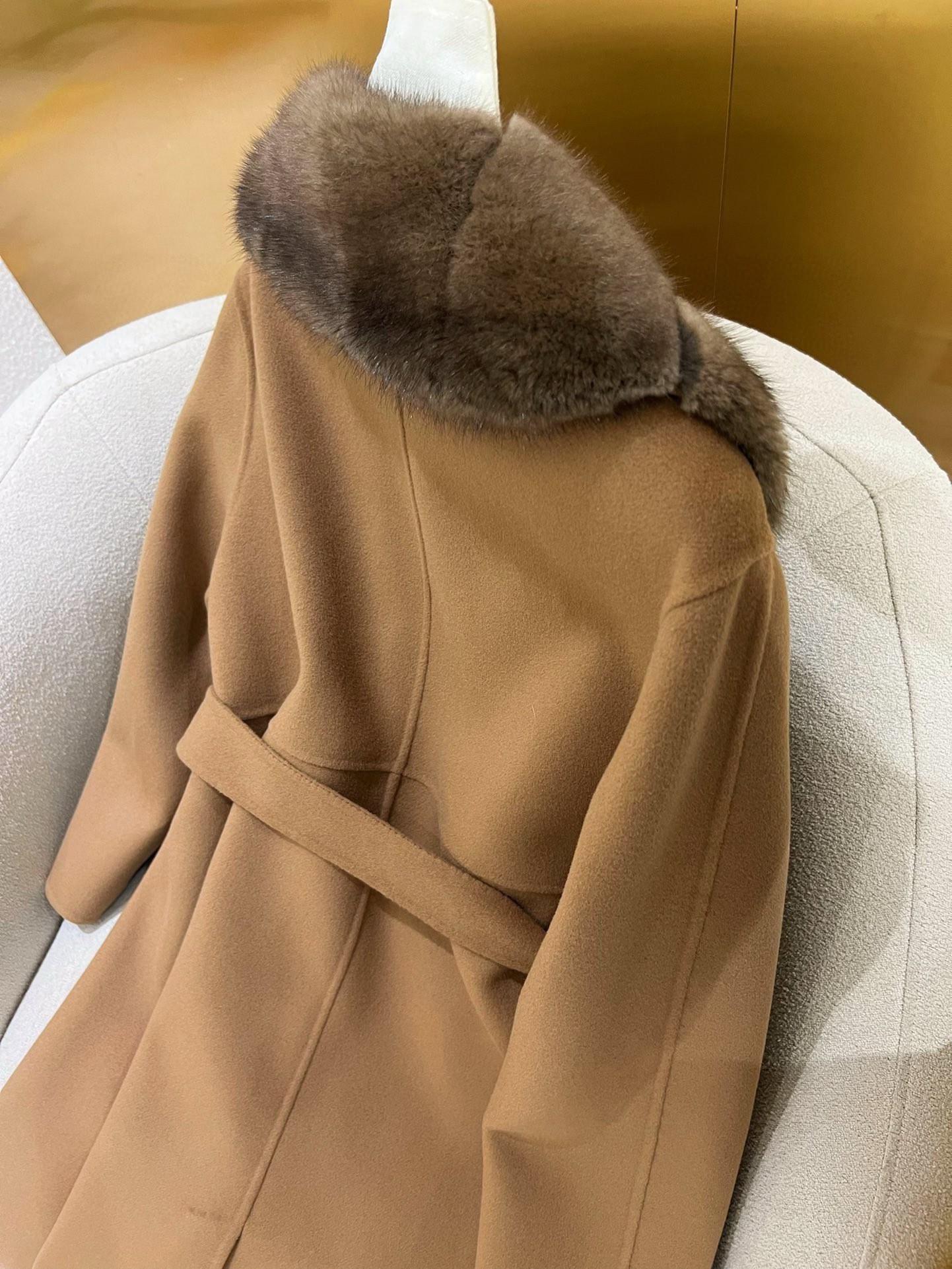 Elegant Cashmere Blend Cardigan with Mink Fur Trim - Classic Style & Comfort 9 i1724130719 3837 7