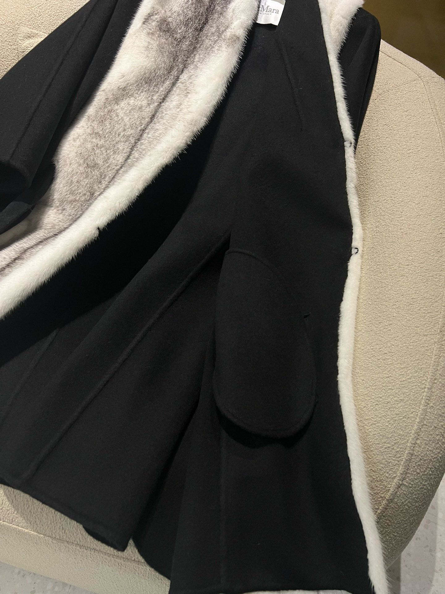Cashmere & Mink Cape with Detachable Sleeves - Elegant & Versatile 10 i1724814008 4265 7