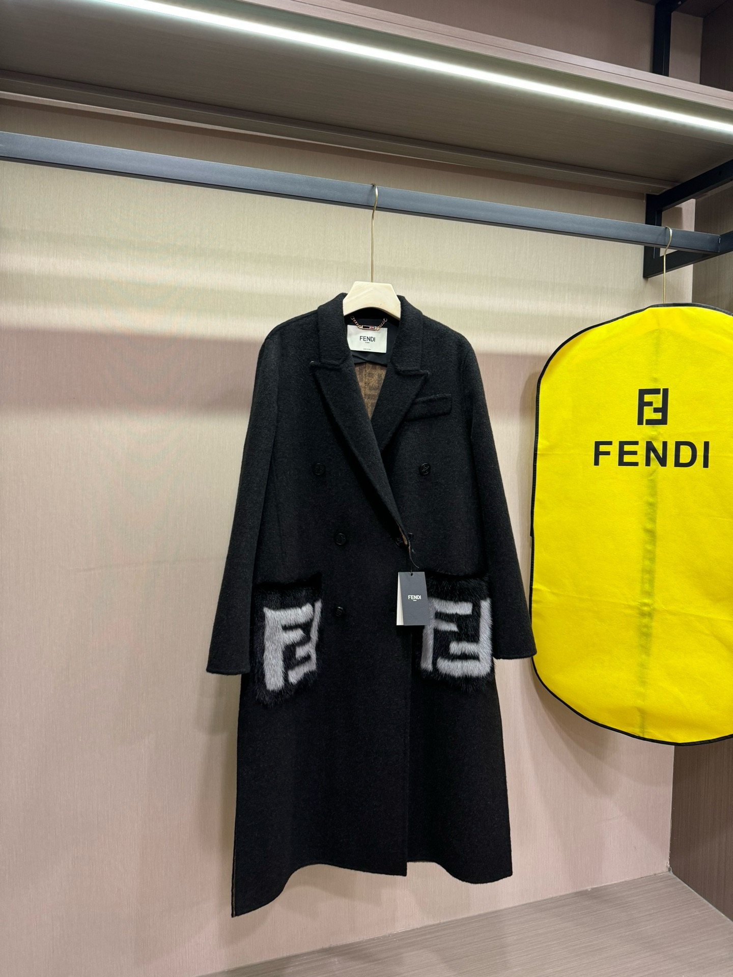 Fendi Wool-Cashmere Blend Coat with Mink Pocket Detail - New Arrival 6 i1725504699 3679 6