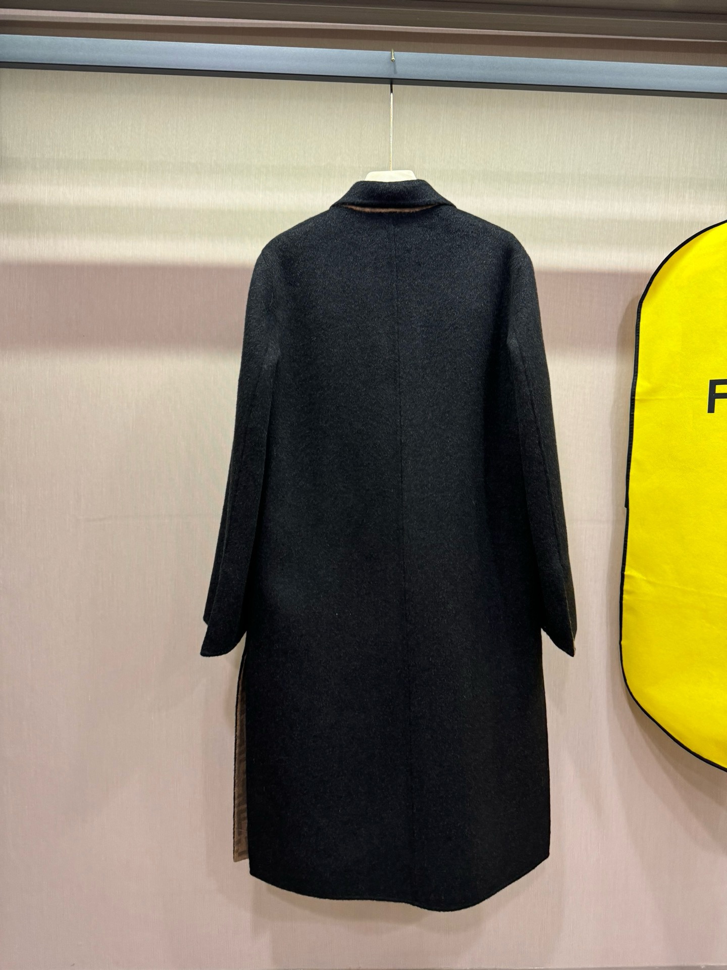 Fendi Wool-Cashmere Blend Coat with Mink Pocket Detail - New Arrival 7 i1725504699 9593 1