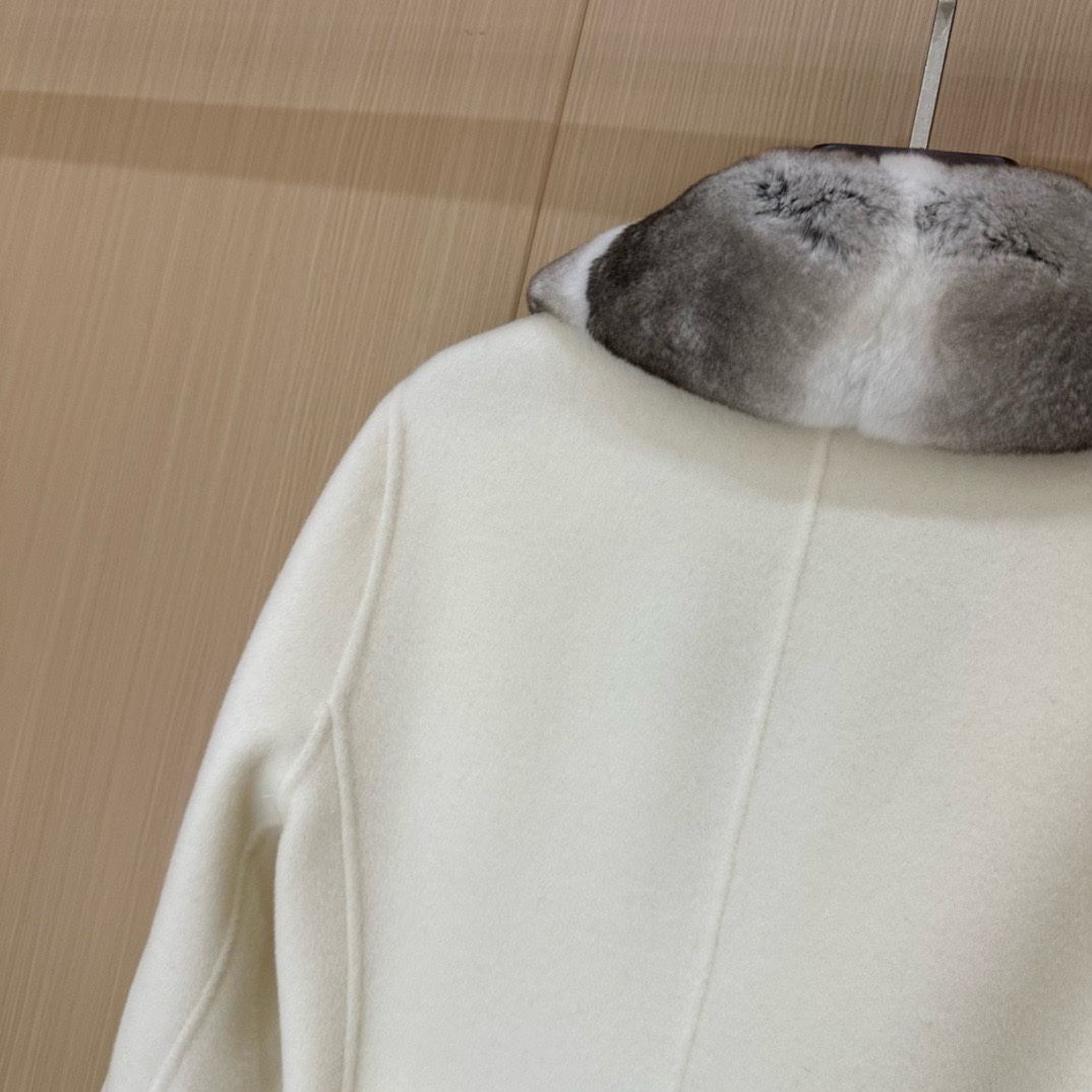 Elegant Cashmere & Rabbit Fur Coat - Warm, Soft, and Luxurious Outerwear 8 i1728901214 2573 4