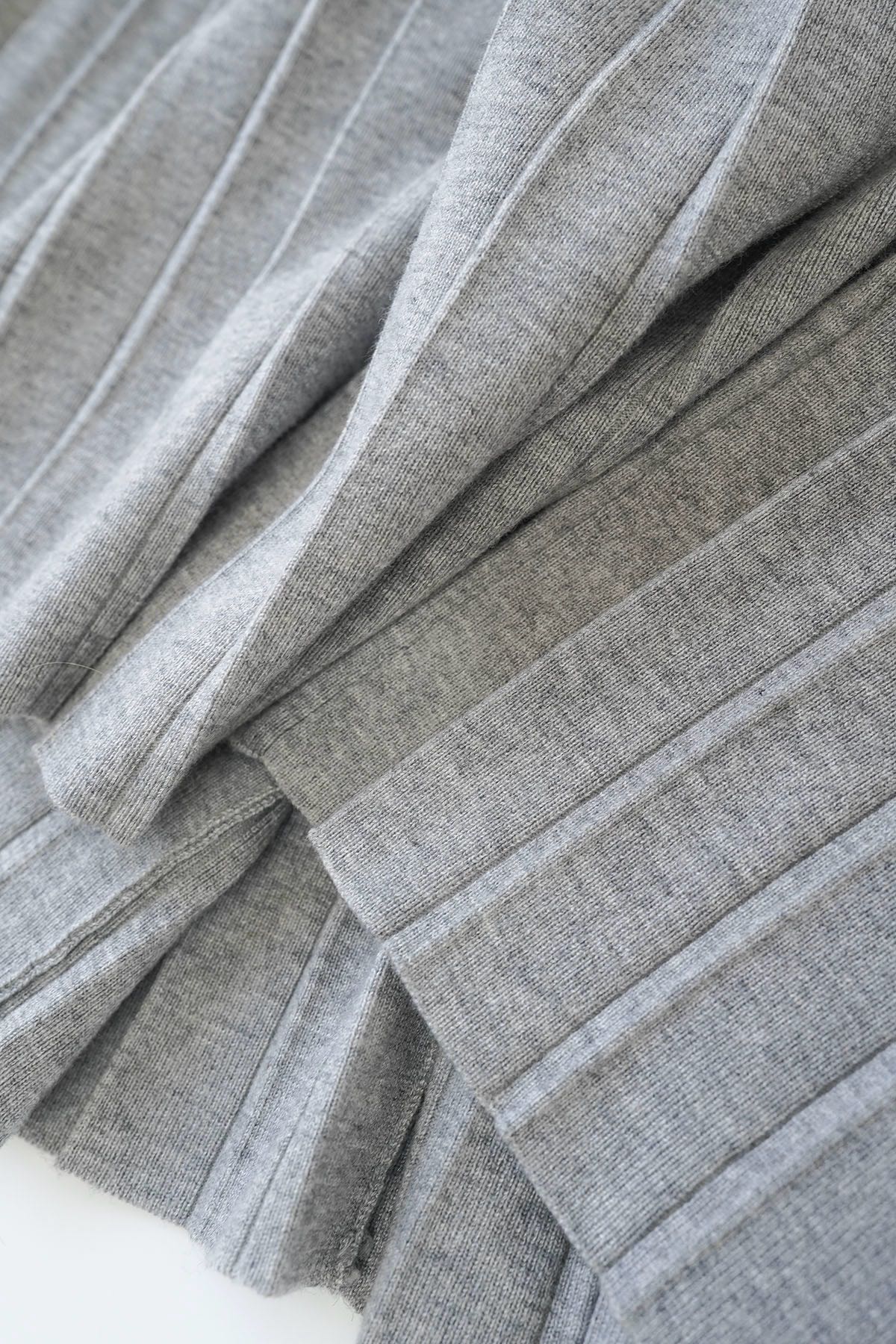 Elegant Wool Blend Pleated Dress - Comfortable and Stylish Knitwear for Women 9 i1735098270 2675 1