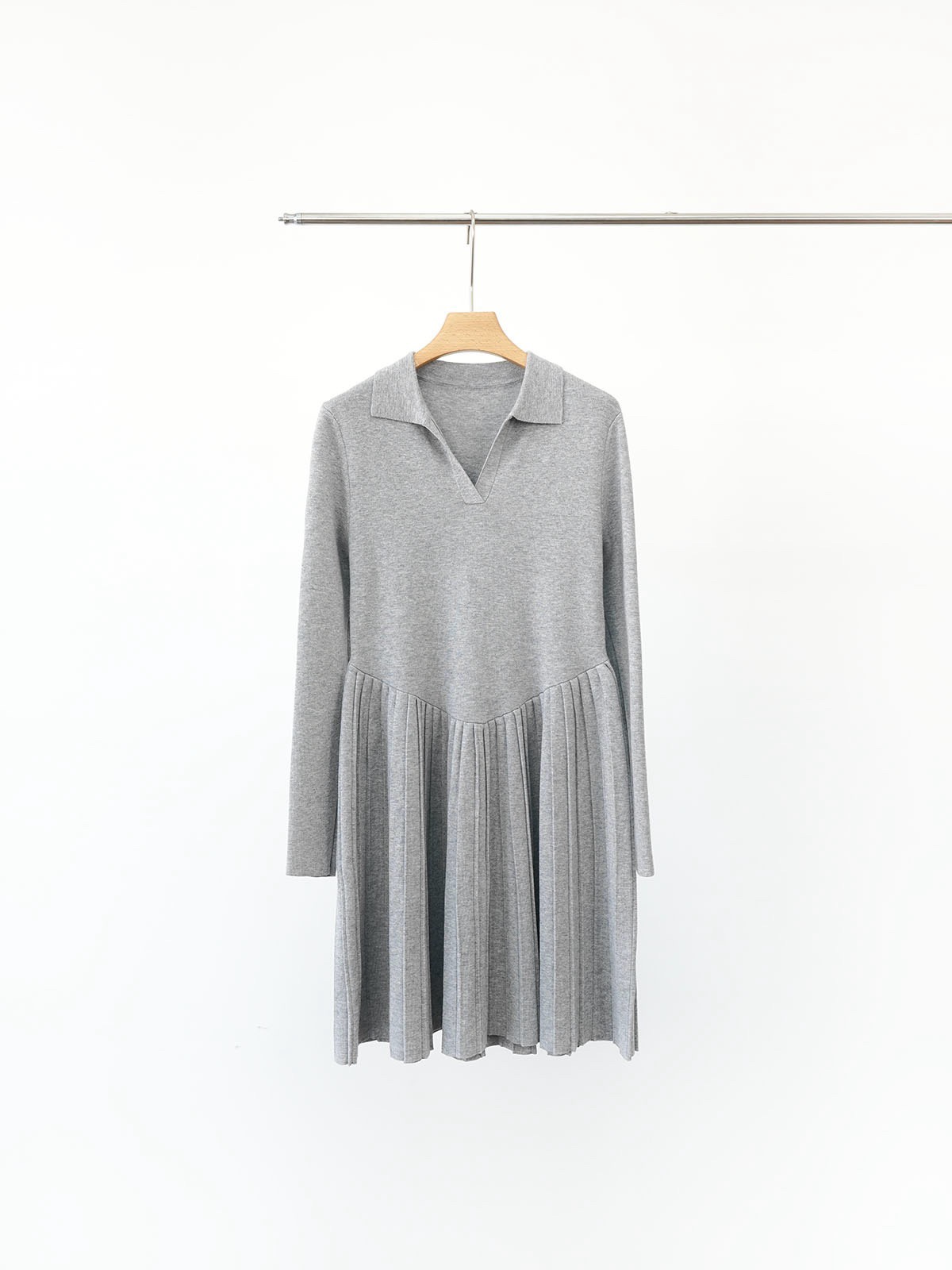 Elegant Wool Blend Pleated Dress - Comfortable and Stylish Knitwear for Women 5 i1735098270 8325 8