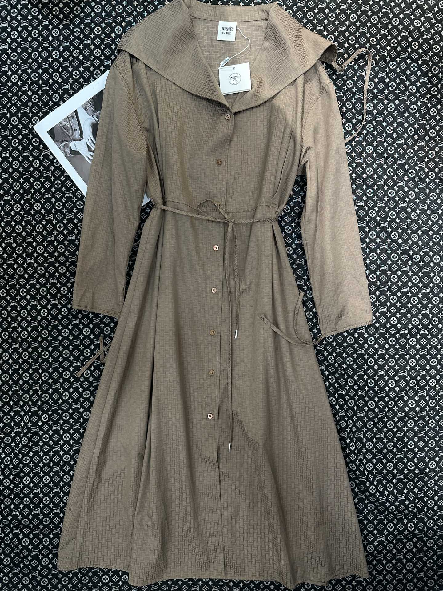 Hermès Long Shirt Dress with Jacquard Mosaïque Pattern - Autumn Essential 6 i1755230836 6334 0
