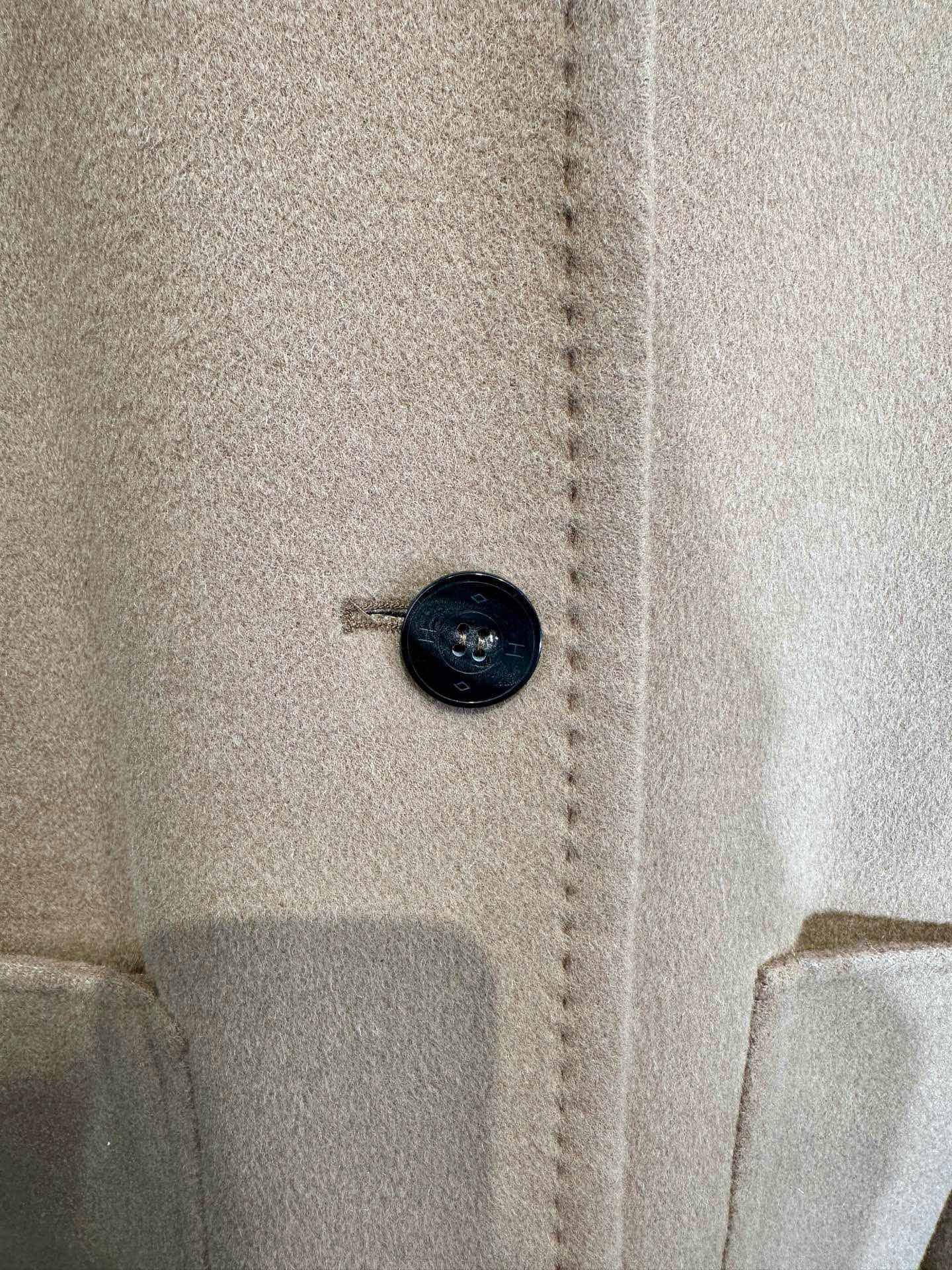 Elegant Camel Wool Blend Coat with Detachable Faux Fur Collar - Autumn/Winter 9 i1755668668 2175 7