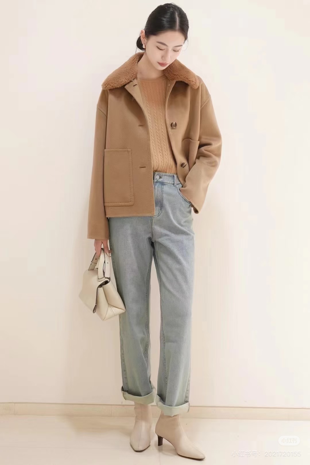 Elegant Camel Wool Blend Coat with Detachable Faux Fur Collar - Autumn/Winter 2 i1755668668 8032 8