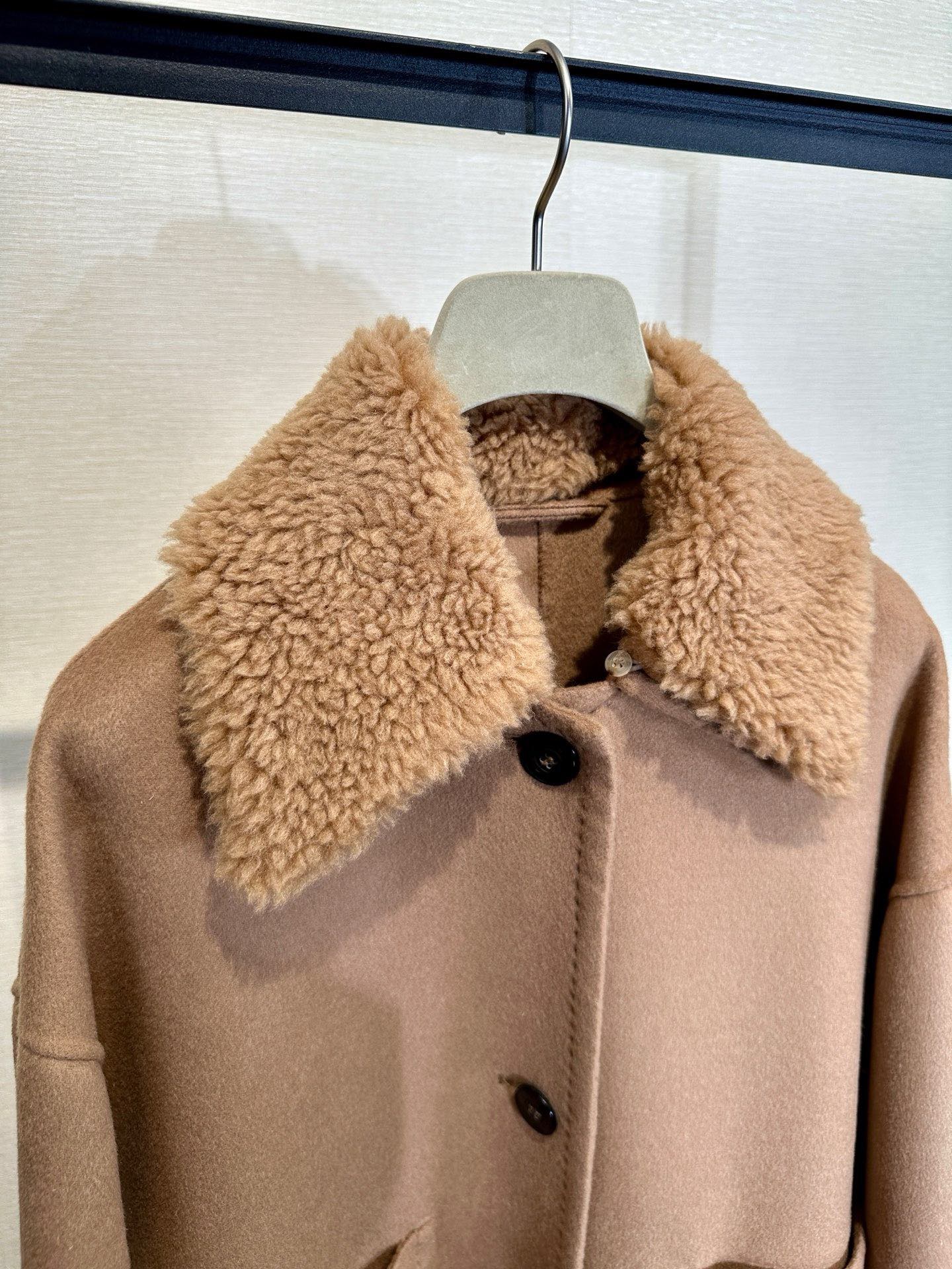 Elegant Camel Wool Blend Coat with Detachable Faux Fur Collar - Autumn/Winter 7 i1755668668 8552 3