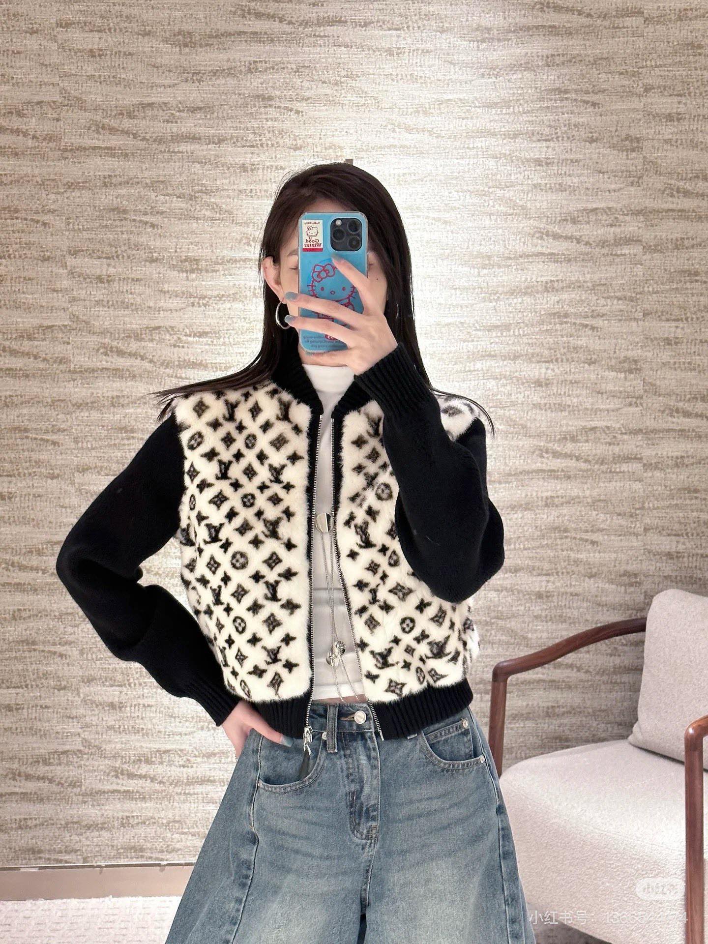 Louis Vuitton Mink Knitted Sweater: 2025 Fall/Winter Collection 3 i1755771229 8860 0