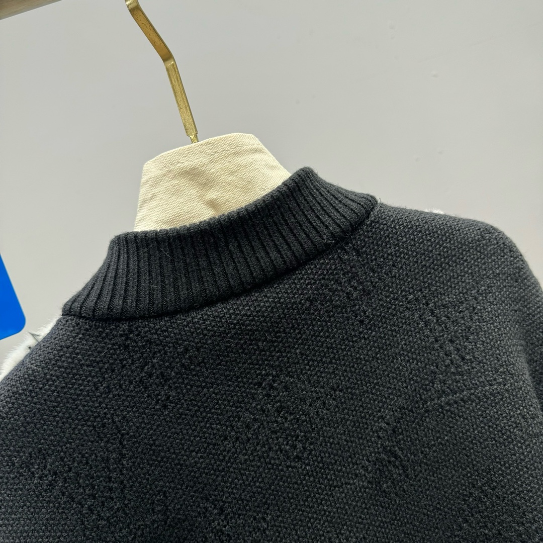 Louis Vuitton Mink Knitted Sweater: 2025 Fall/Winter Collection 7 i1755771240 1088 0
