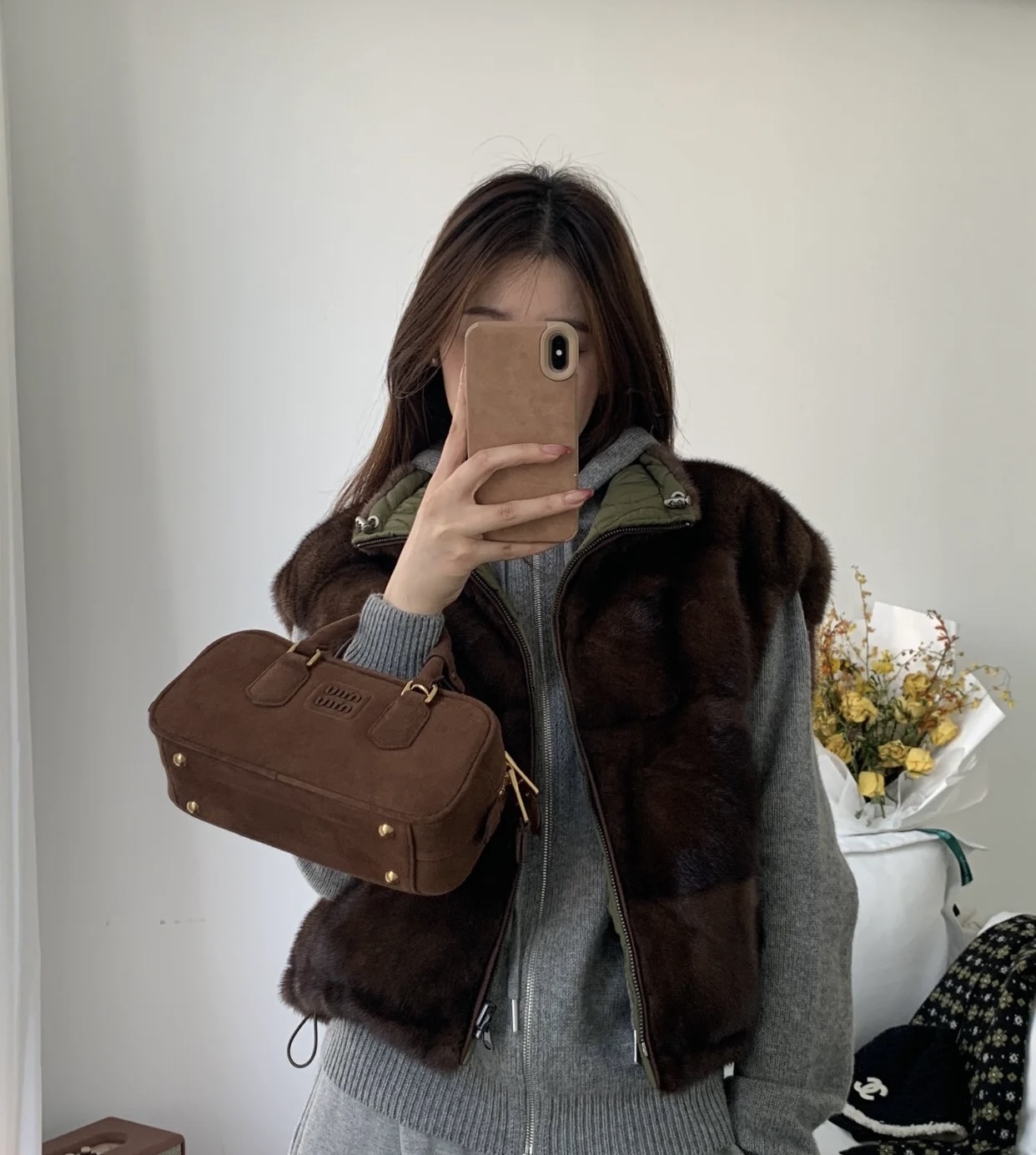 Reversible Mink & Down Vest: Korean Style, Winter Warmth 9 i1757138353 4586 3