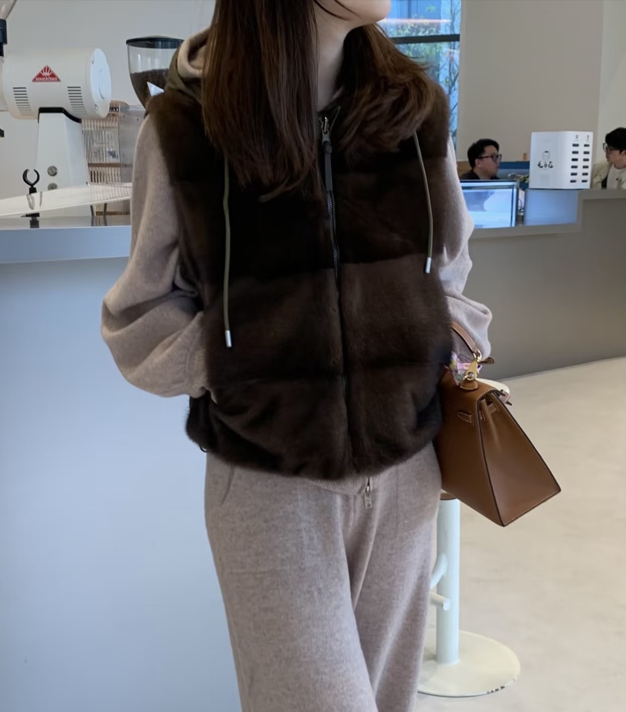 Reversible Mink & Down Vest: Korean Style, Winter Warmth 4 i1757138353 7385 5