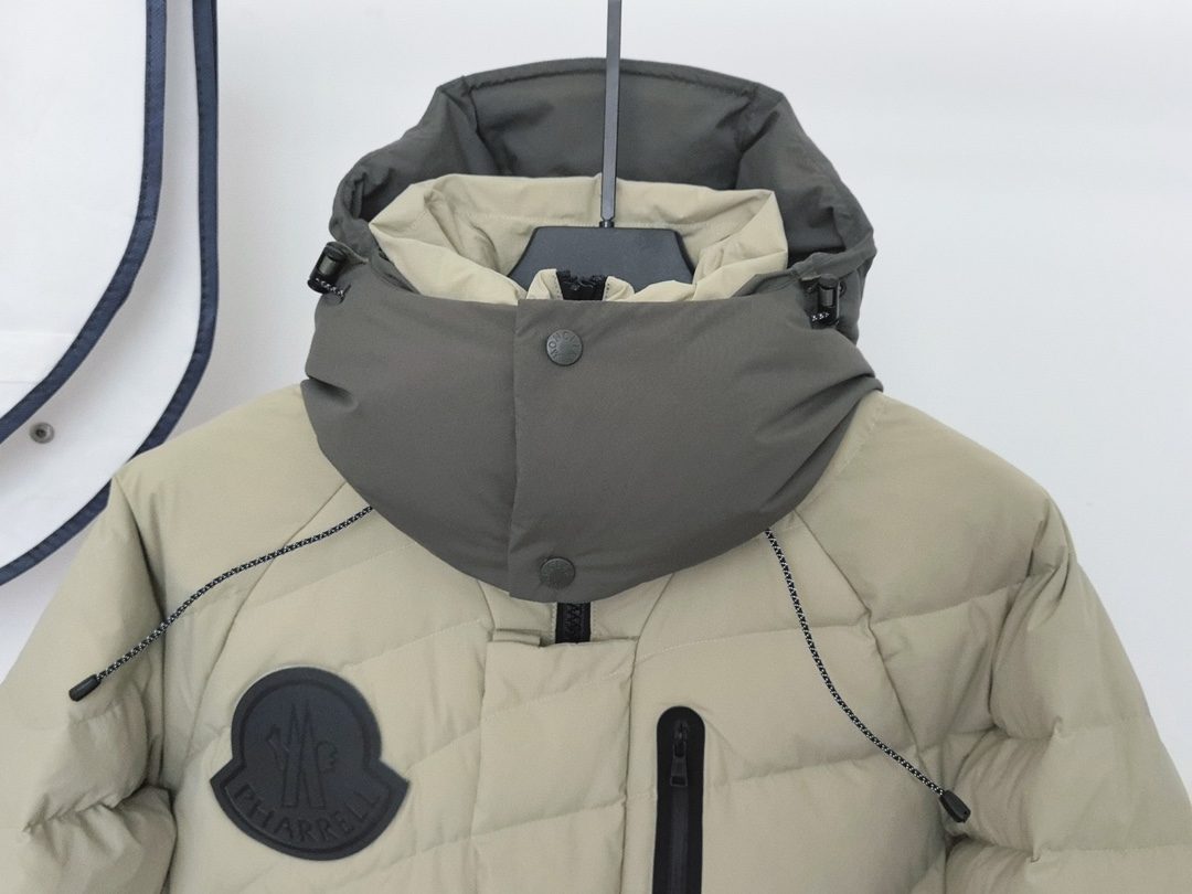 Moncler X Pharrell Williams Padded Down Jacket Detachable Logo - Unisex 7 i1757673529 8194 7