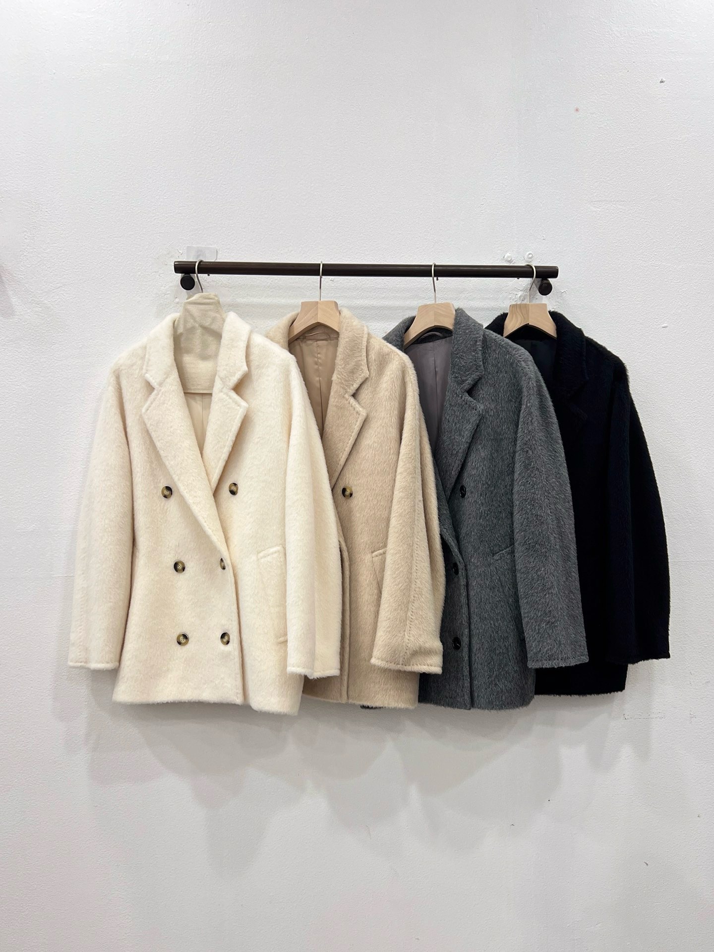 Max Mara 101801 Wool & Alpaca Blend Coat - Luxurious & Warm 4 i1758346676 9159 4