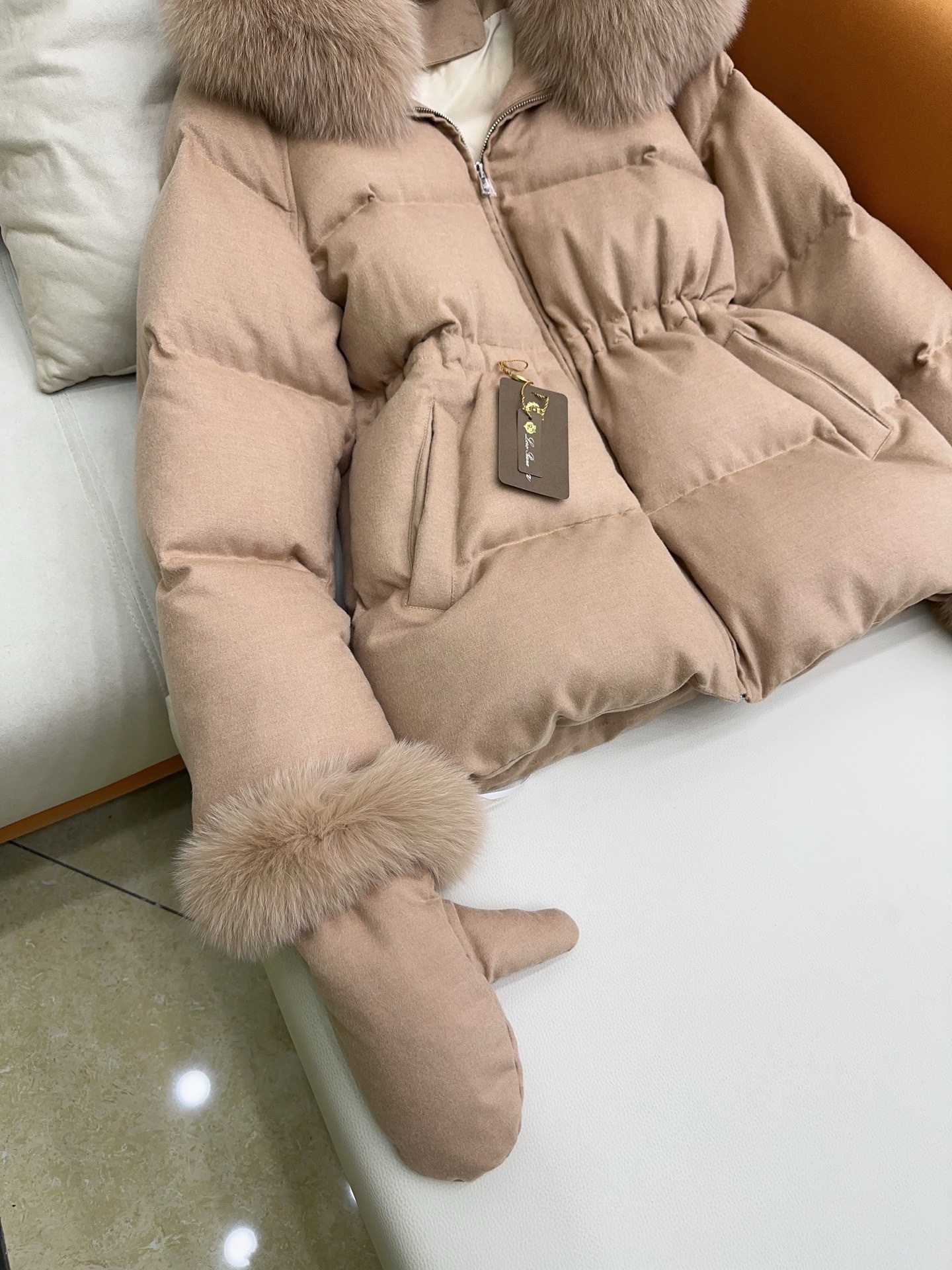 Luxury Wool & Cashmere Down Coat with Fox Fur Collar & Gloves 5 i1759567742 5122 0