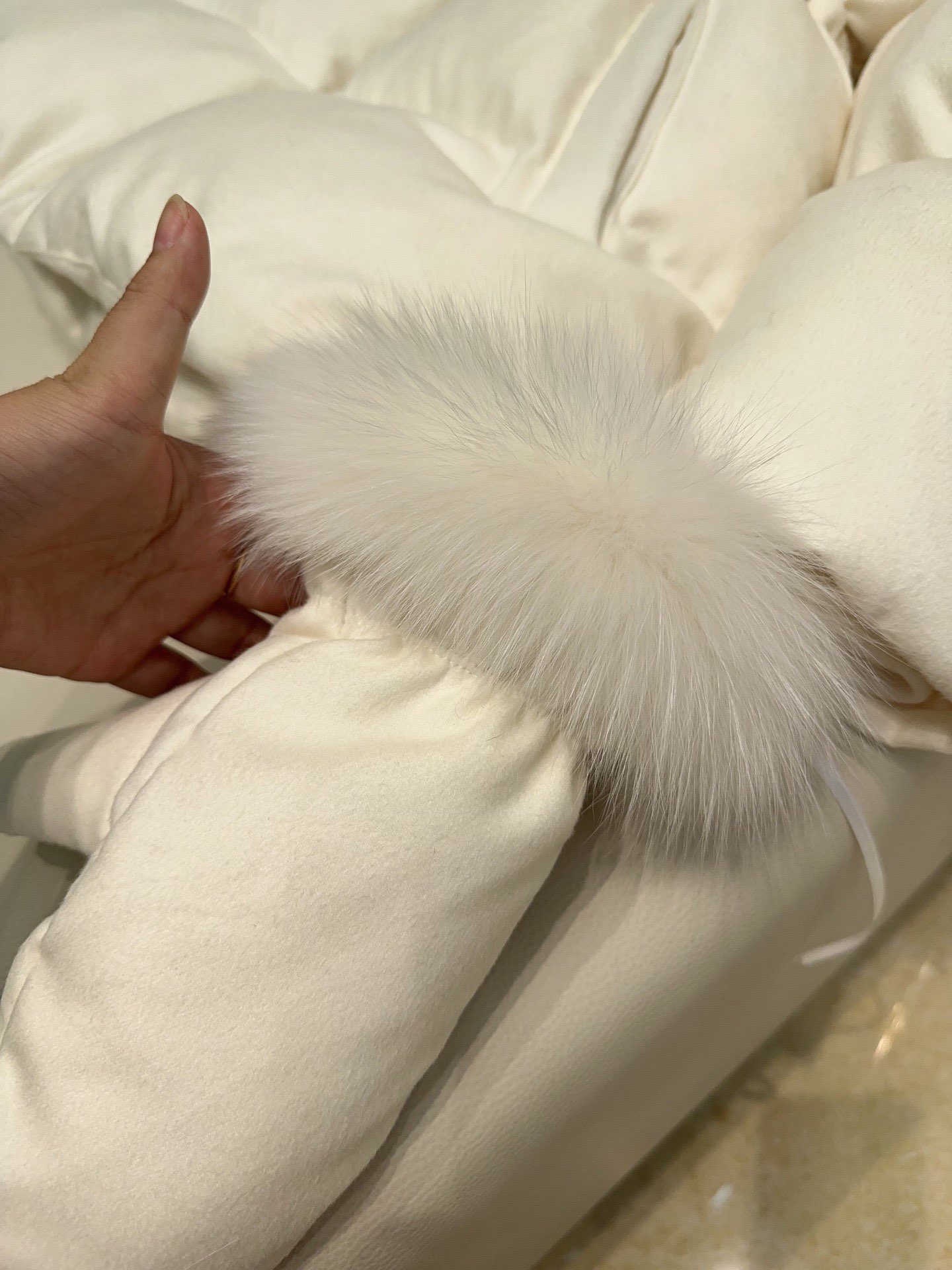 Elegant Wool-Cashmere Blend Down Coat with Fox Fur Collar & Free Gloves 5 i1759567964 7398 8