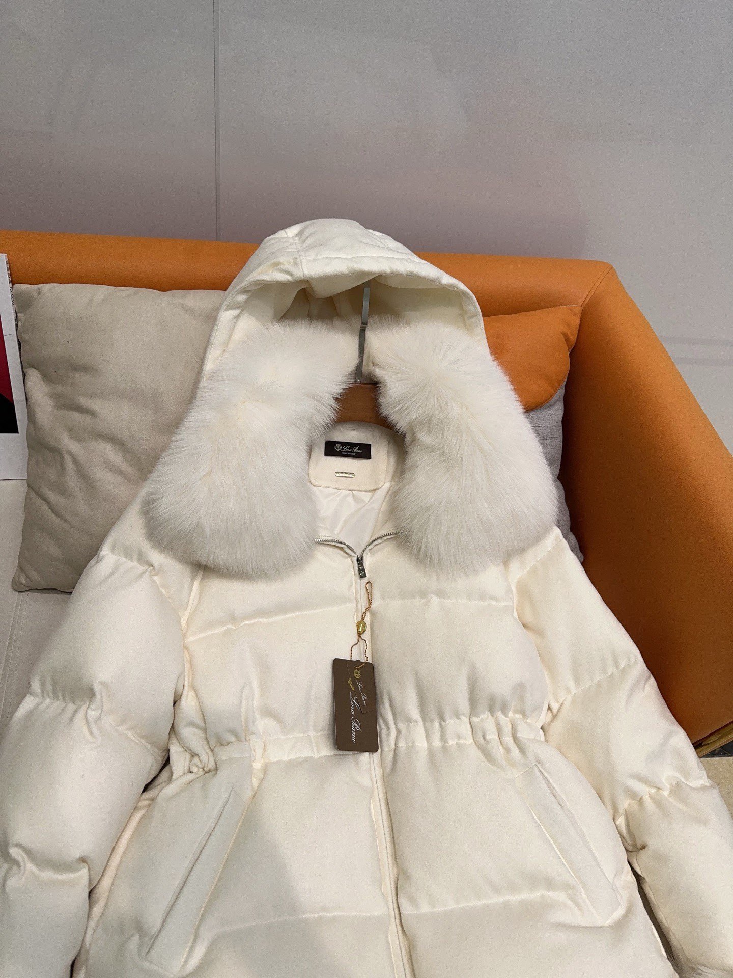 Elegant Wool-Cashmere Blend Down Coat with Fox Fur Collar & Free Gloves 3 i1759567964 9467 6