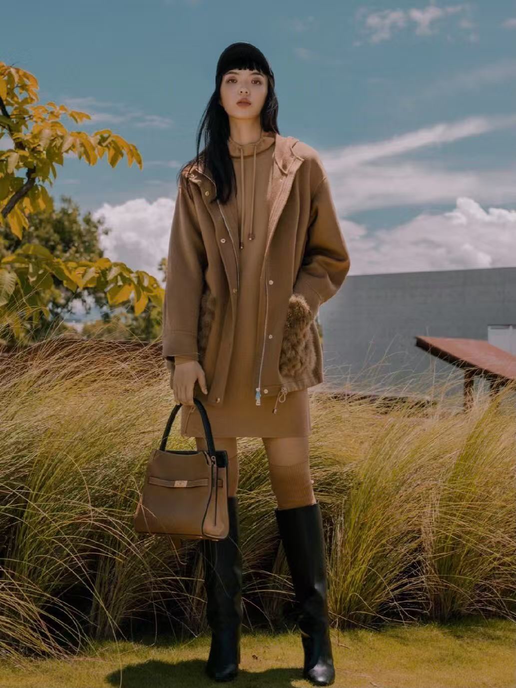 Elegant Hooded Cashmere Coat with Mink Pockets - Luxurious Warmth for Winter 4 i1759729293 6390 1