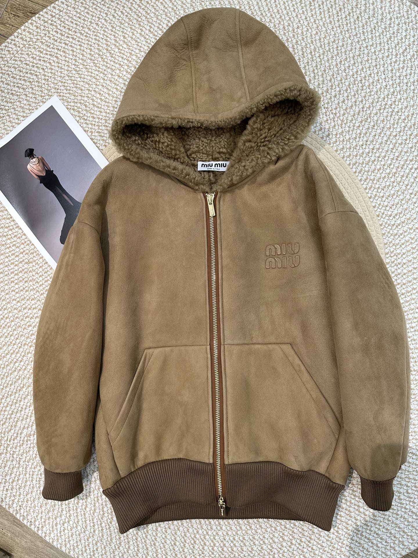 Miu Miu Shearling Jacket: Luxurious, Warm, and Stylish - Perfect for Fall/Winter 4 i1759808910 2910 2