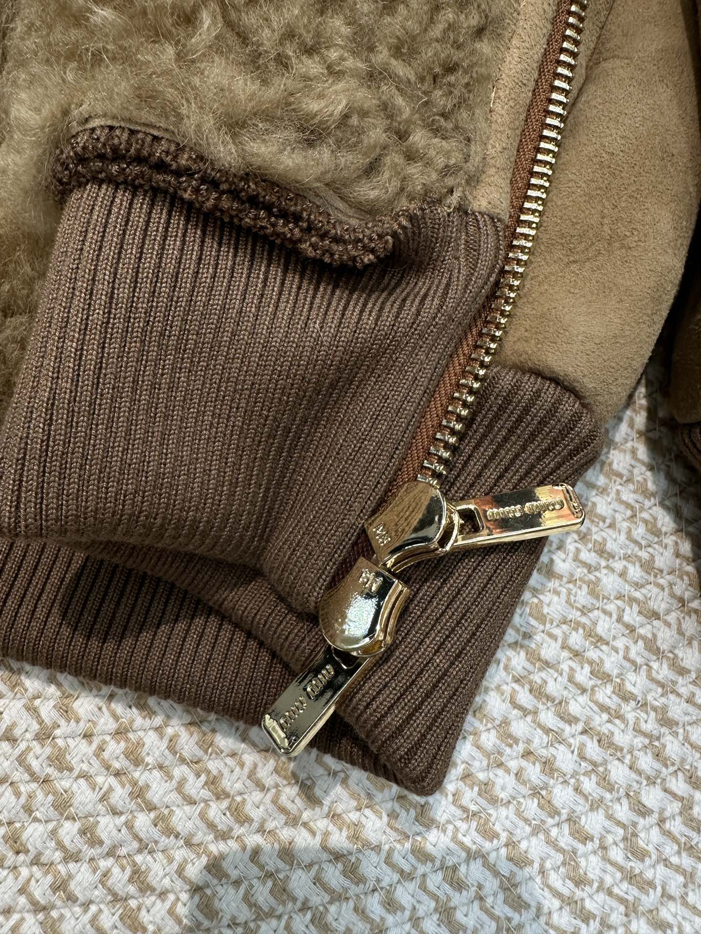 Miu Miu Shearling Jacket: Luxurious, Warm, and Stylish - Perfect for Fall/Winter 10 i1759808911 4003 8