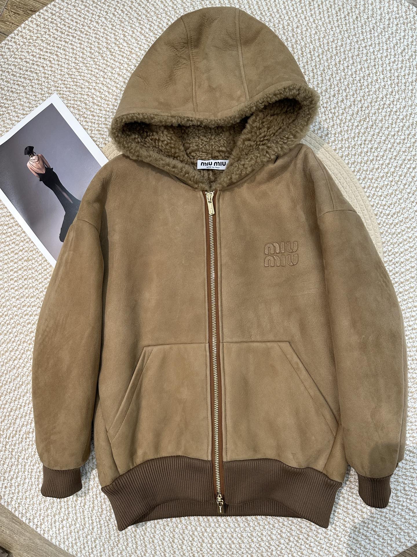 Miu Miu Shearling Jacket: Luxurious, Warm, and Stylish - Perfect for Fall/Winter 3 i1759808911 6548 7