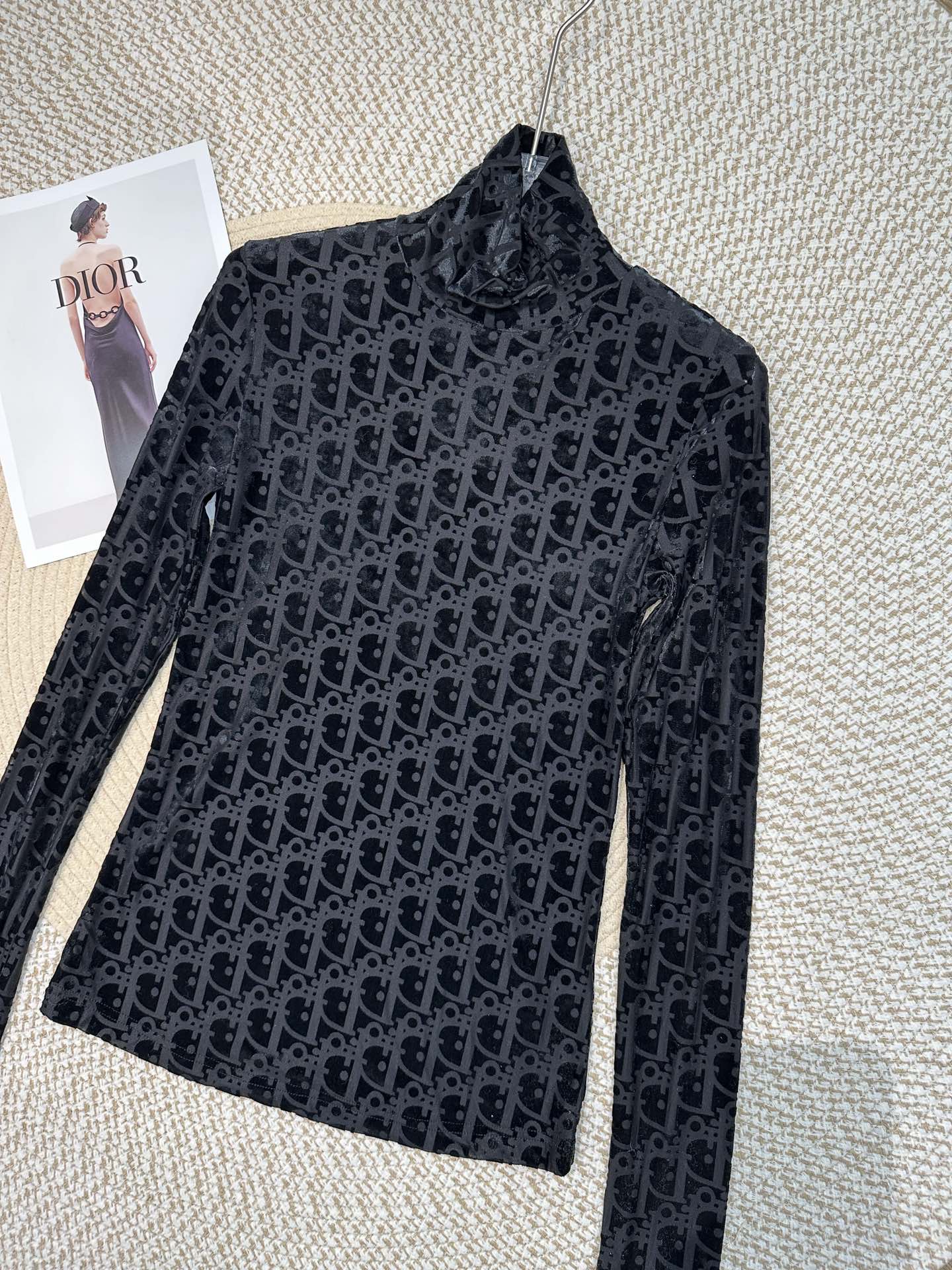 Dior Sexy Letter Bottoming Shirt Autumn/Winter 2025 - Elegant and Comfortable 8 i1759813380 2407 8